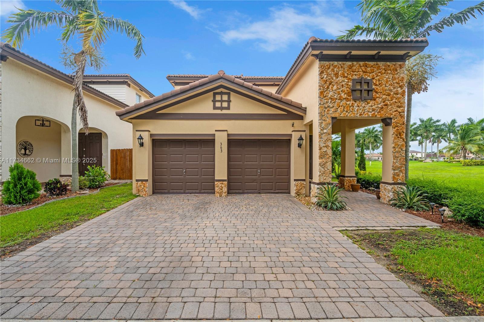 Property Photo: 363 NE 25th Ter FL 33033