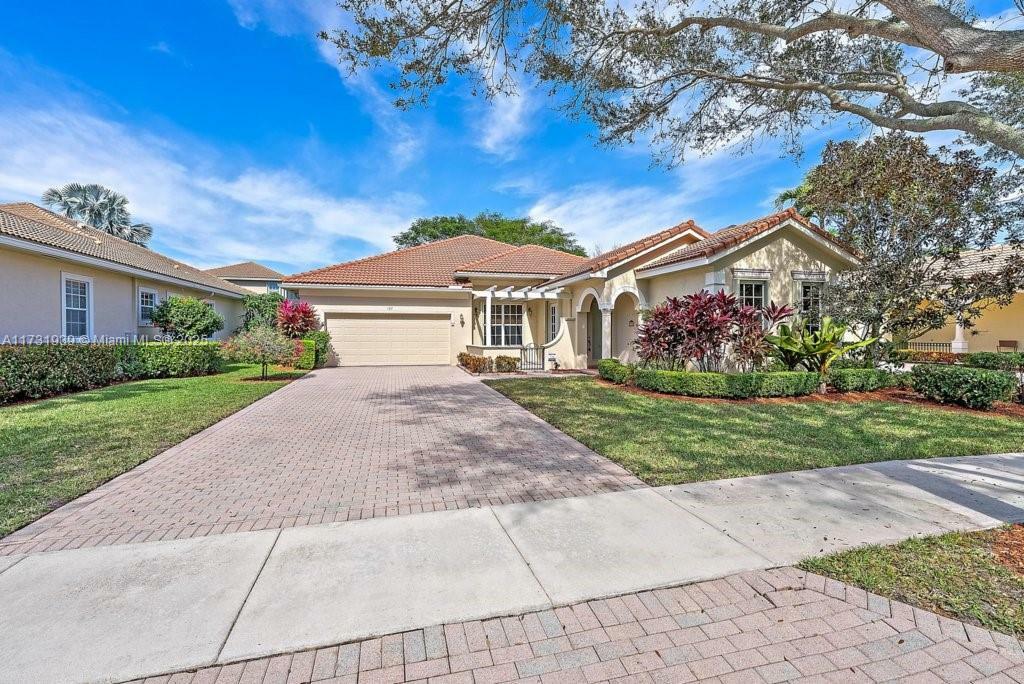 Property Photo:  137 Via Santa Cruz  FL 33458 