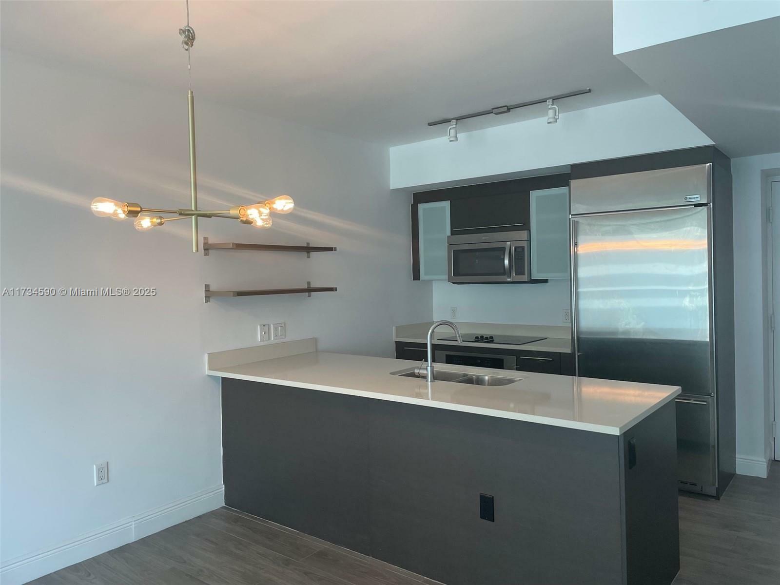 Property Photo:  500 Brickell Ave 1906  FL 33131 