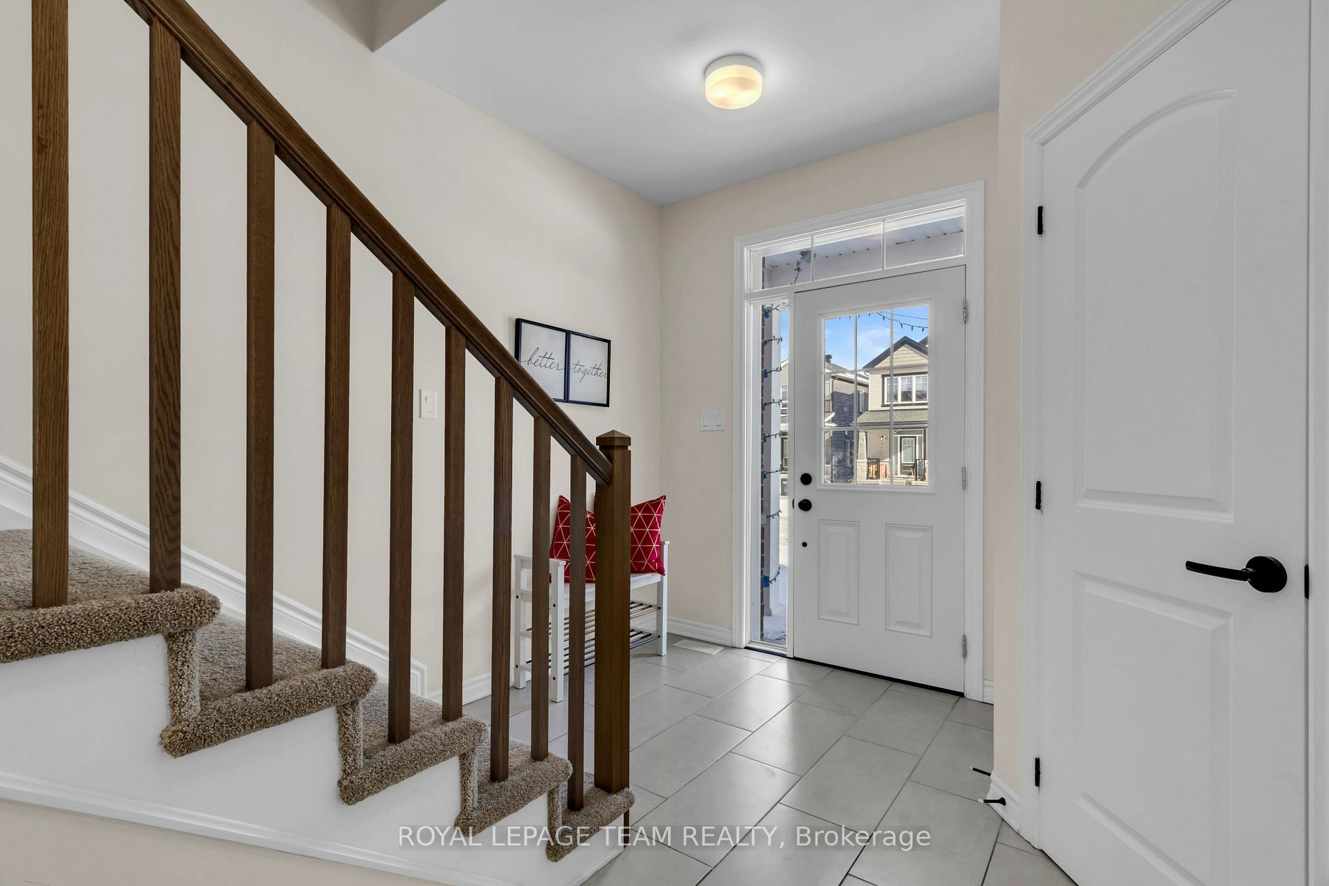 Property Photo:  906 Nokomis Pl  ON K2J 6T2 