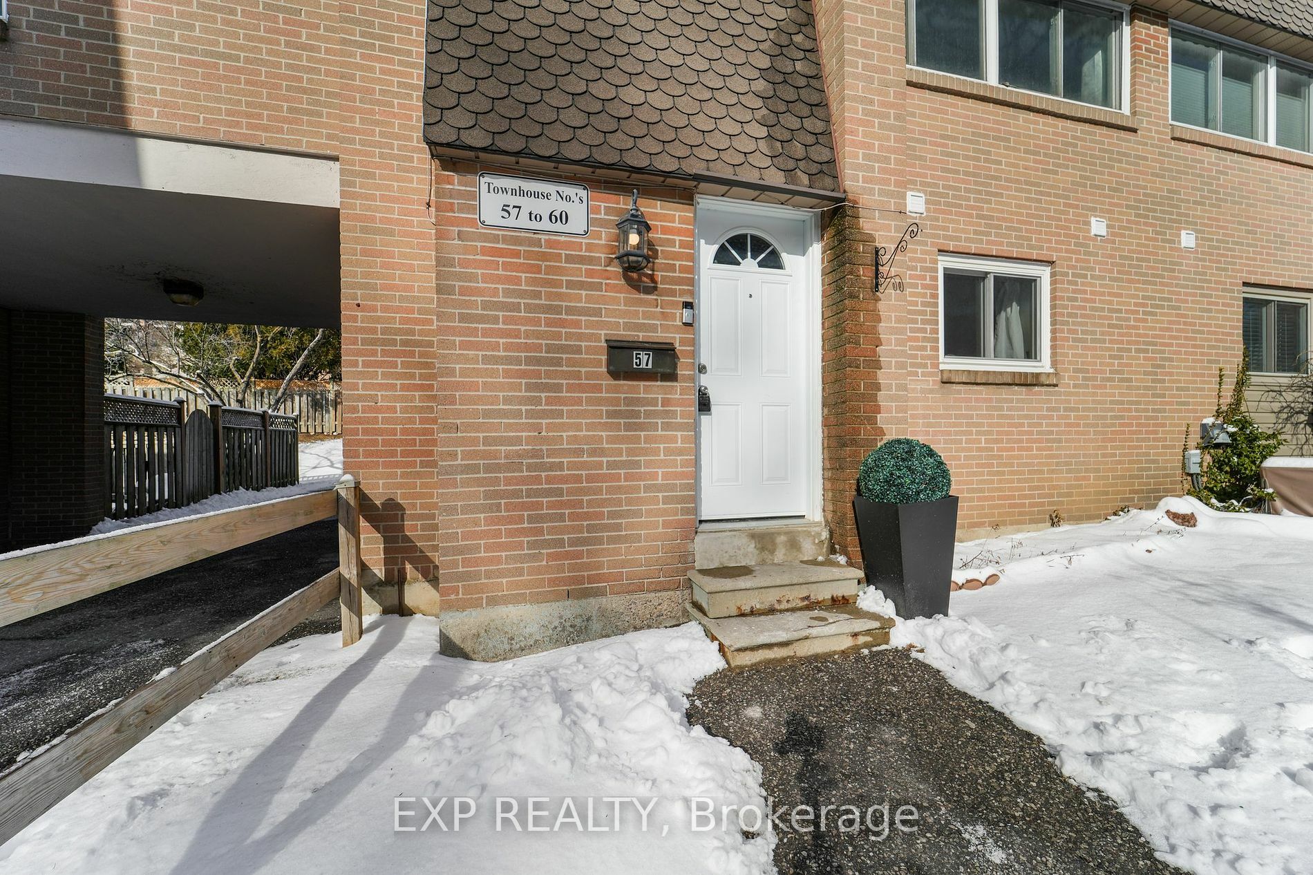 1235 Radom St 57  Pickering ON L1W 1J3 photo