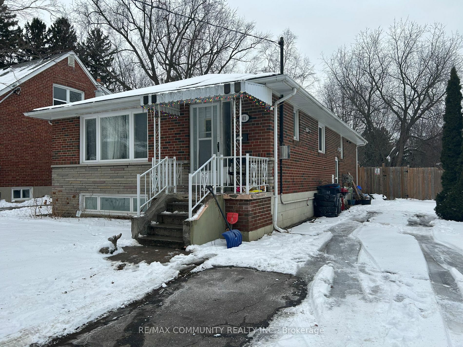 Property Photo:  41 Megan Ave  ON M1E 4A8 