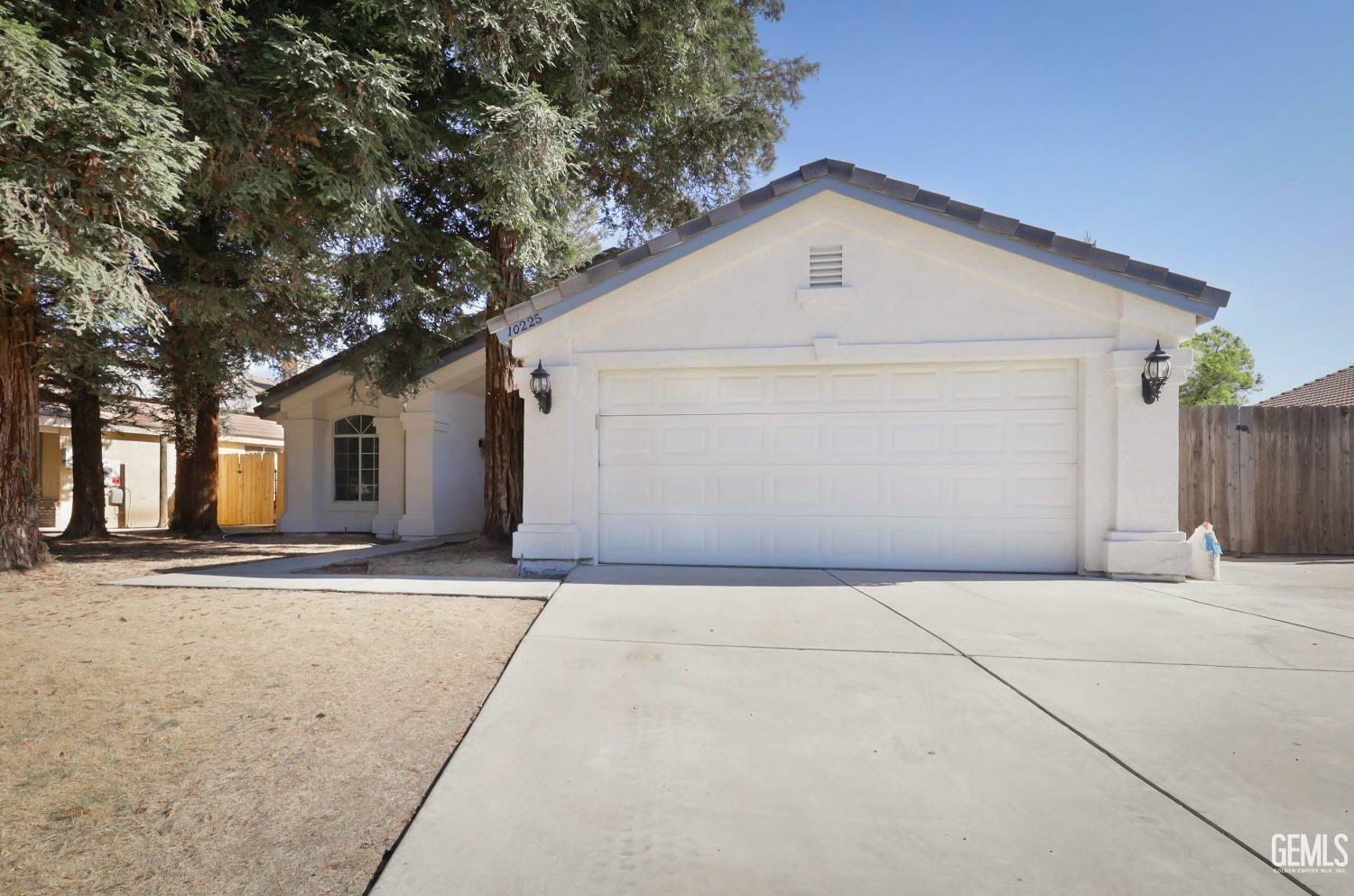 Property Photo:  10225 Marby Grange Way  CA 93312 