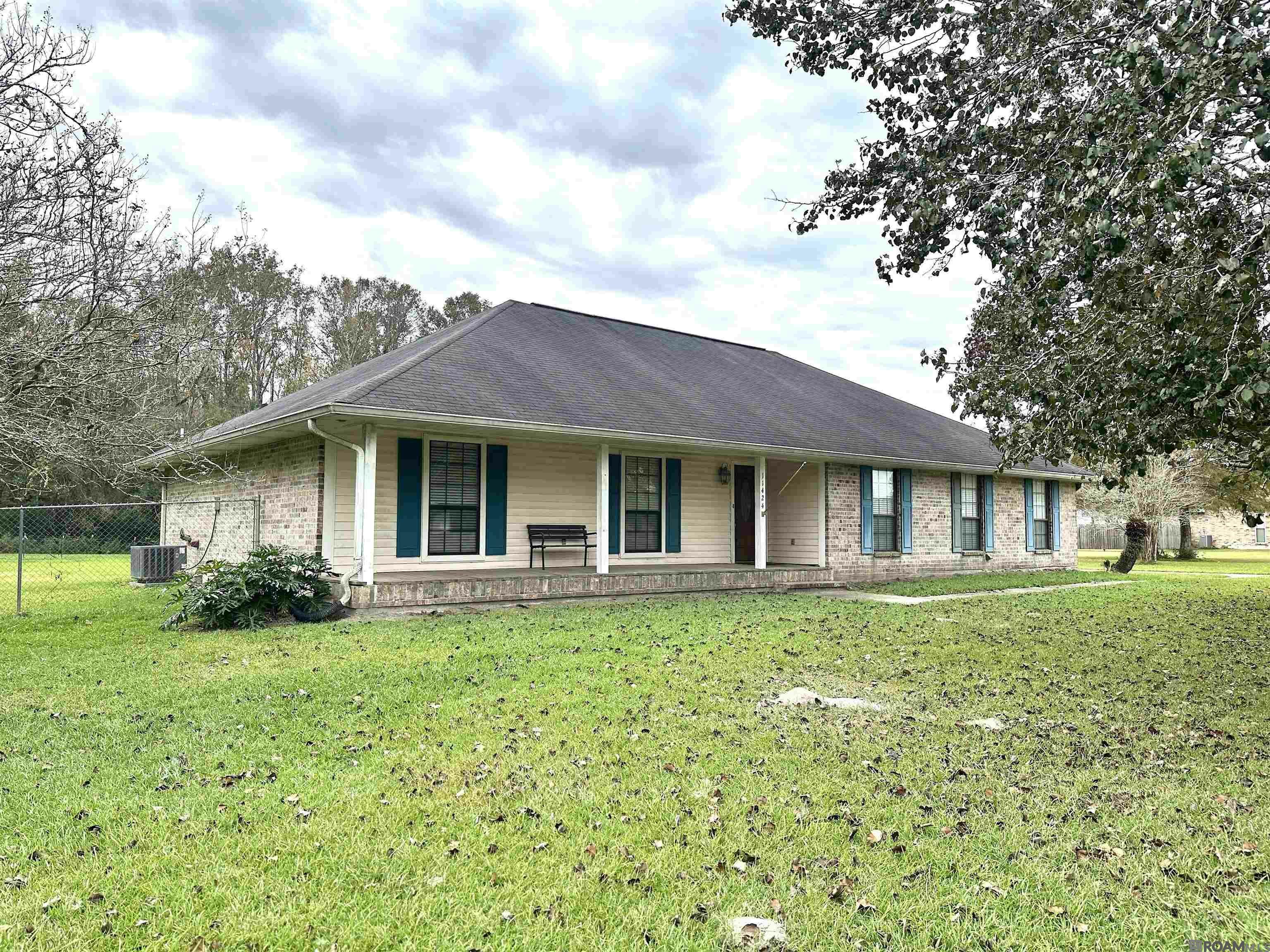 Property Photo: 11424 Chateau Roux Pl LA 70791