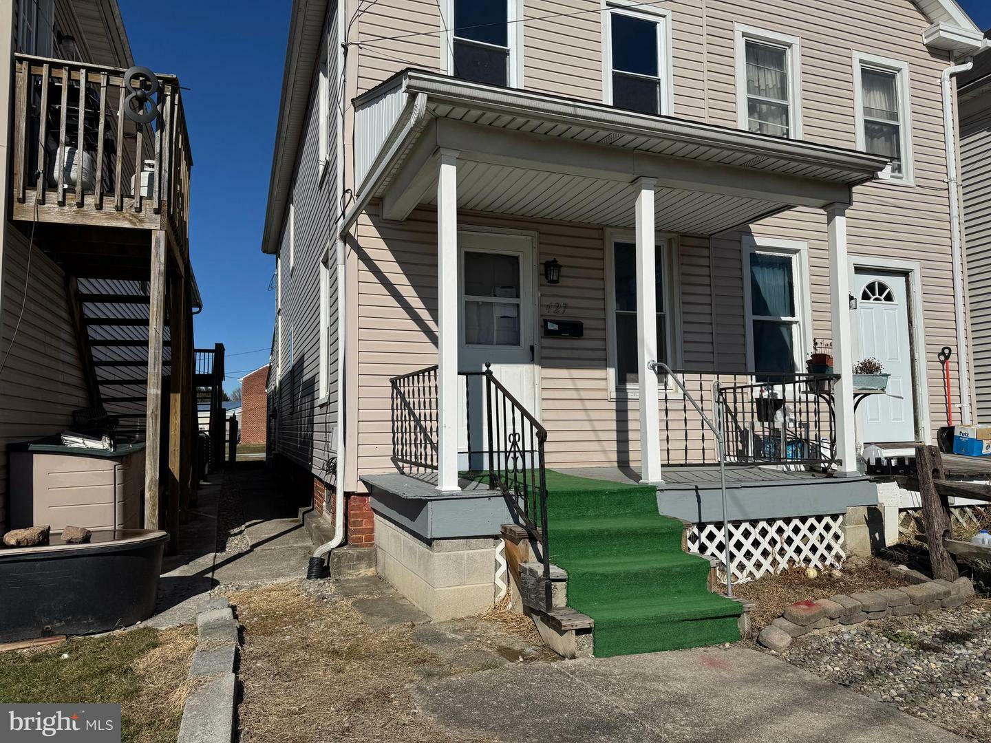 Property Photo:  427 Pine Street  PA 17331 