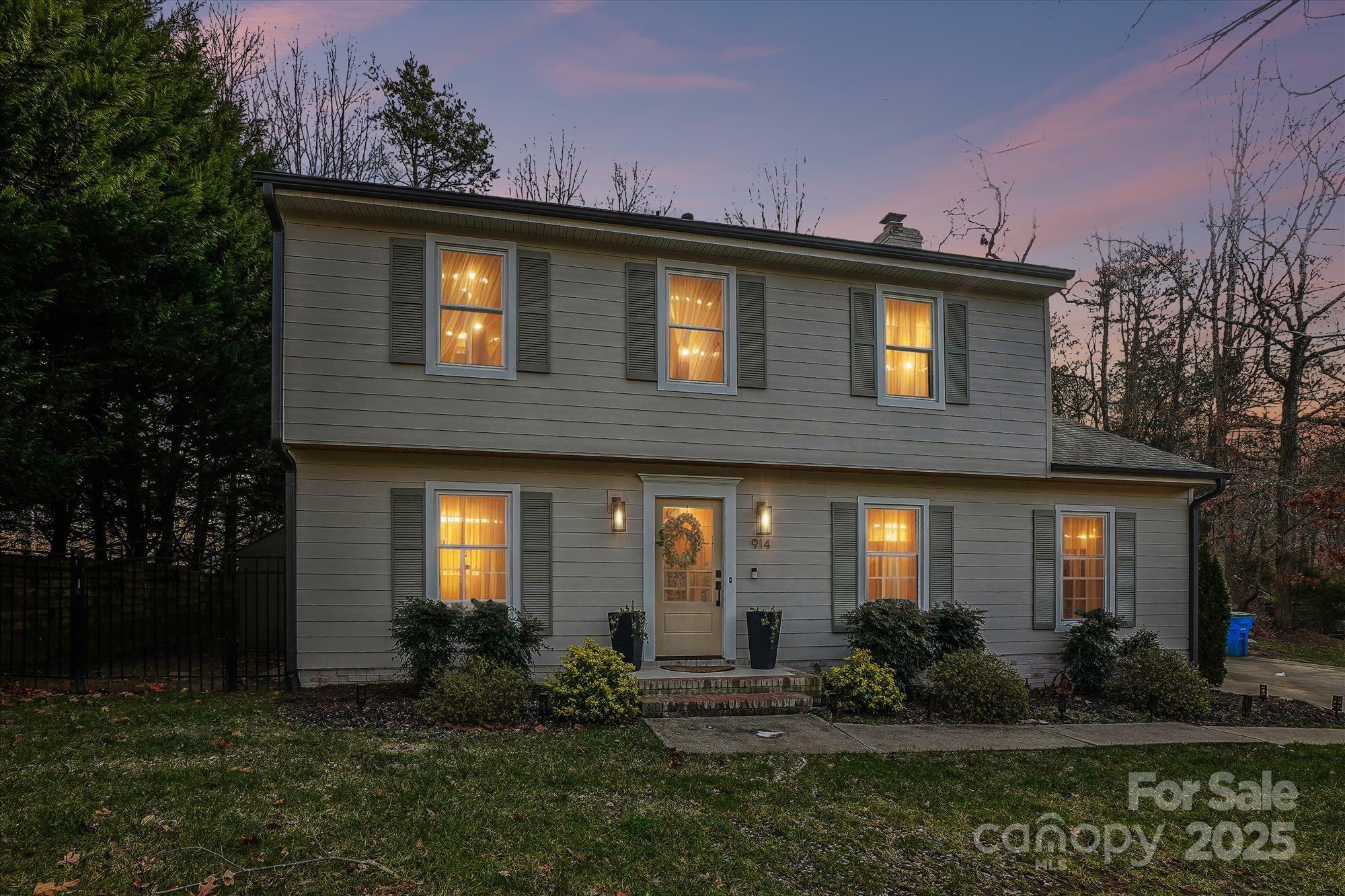 Property Photo:  914 Jaywood Lane  NC 28105 