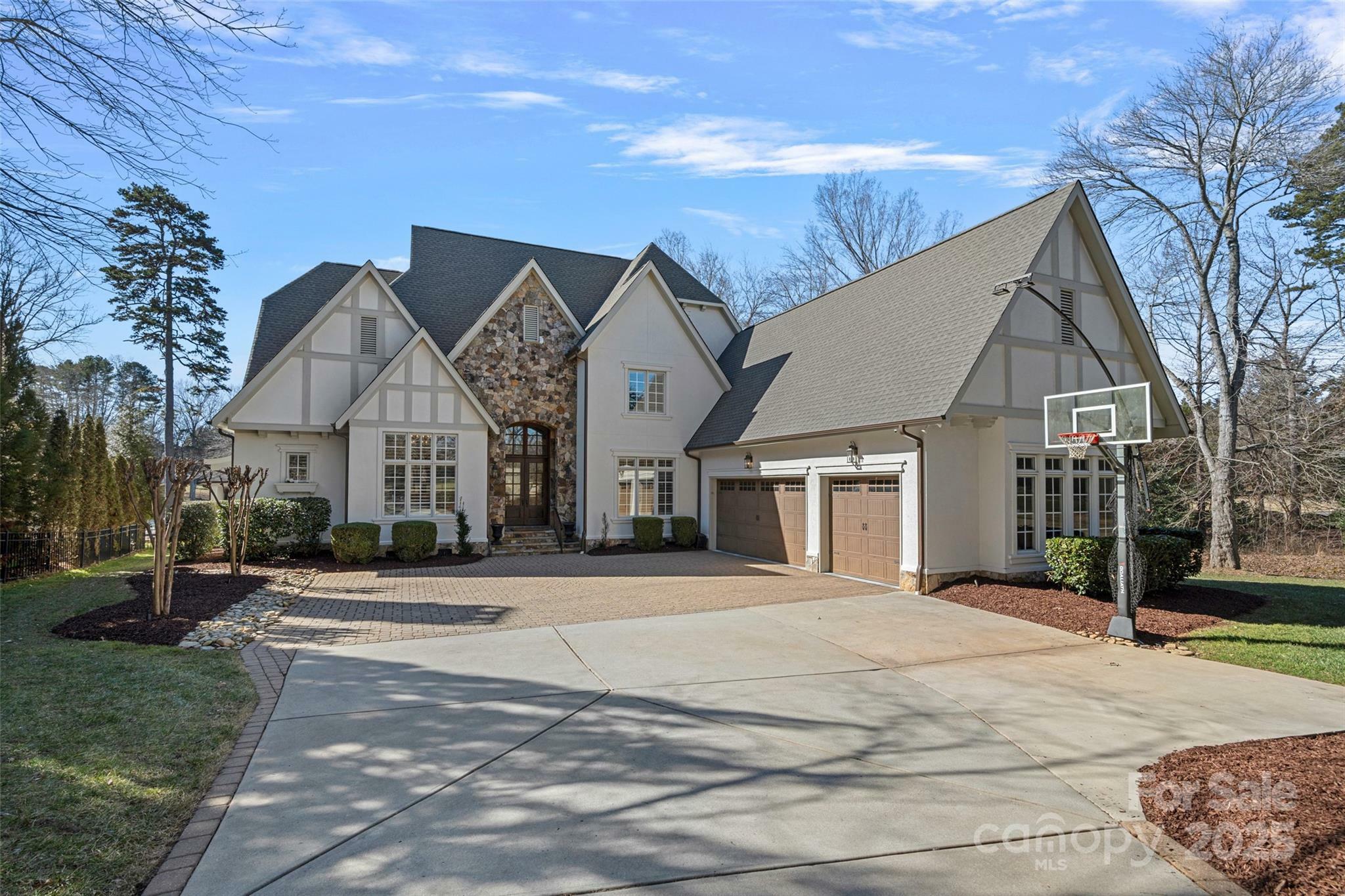 20517 Queensdale Drive  Cornelius NC 28031 photo