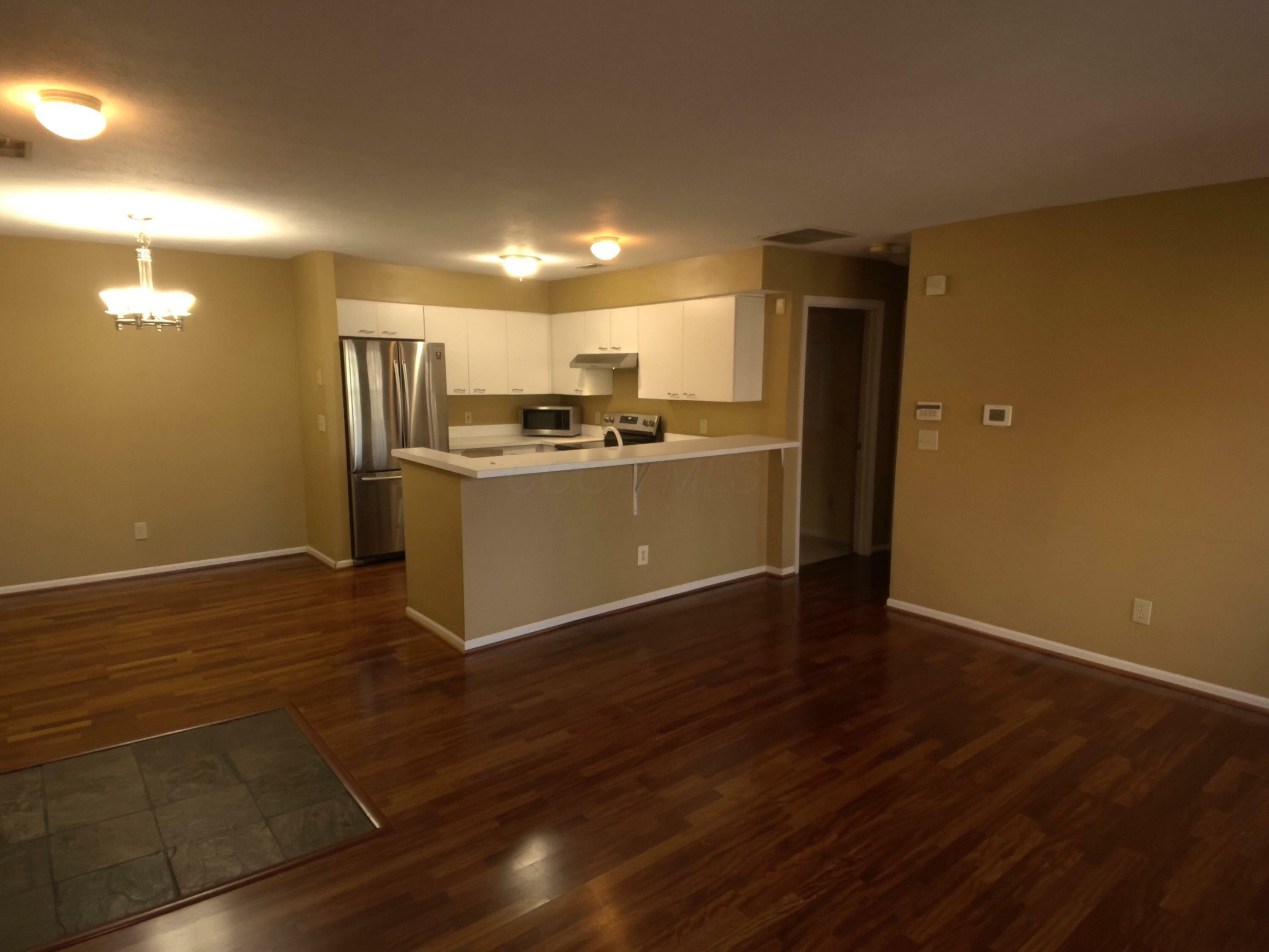 Property Photo:  33 Lincoln W Street  OH 43215 