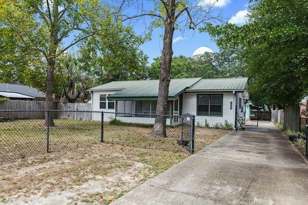 Property Photo:  440 Muskegon Avenue  FL 32580 