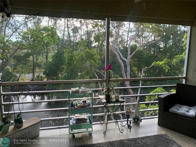 Property Photo:  1400 NE 57th St 302  FL 33334 