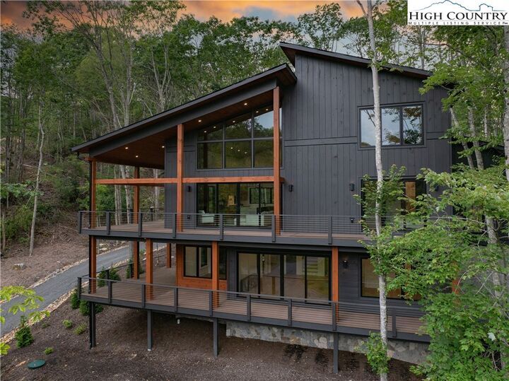 Property Photo: 5529 Eagles Nest Trail NC 28604