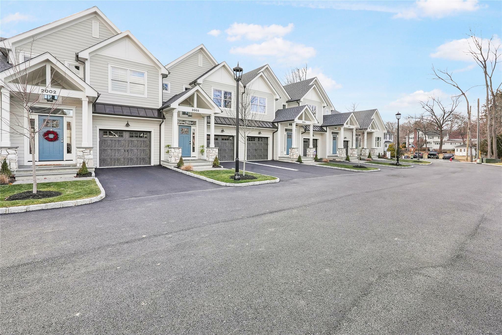 Property Photo: 2040 Crompond Road 19 NY 10598
