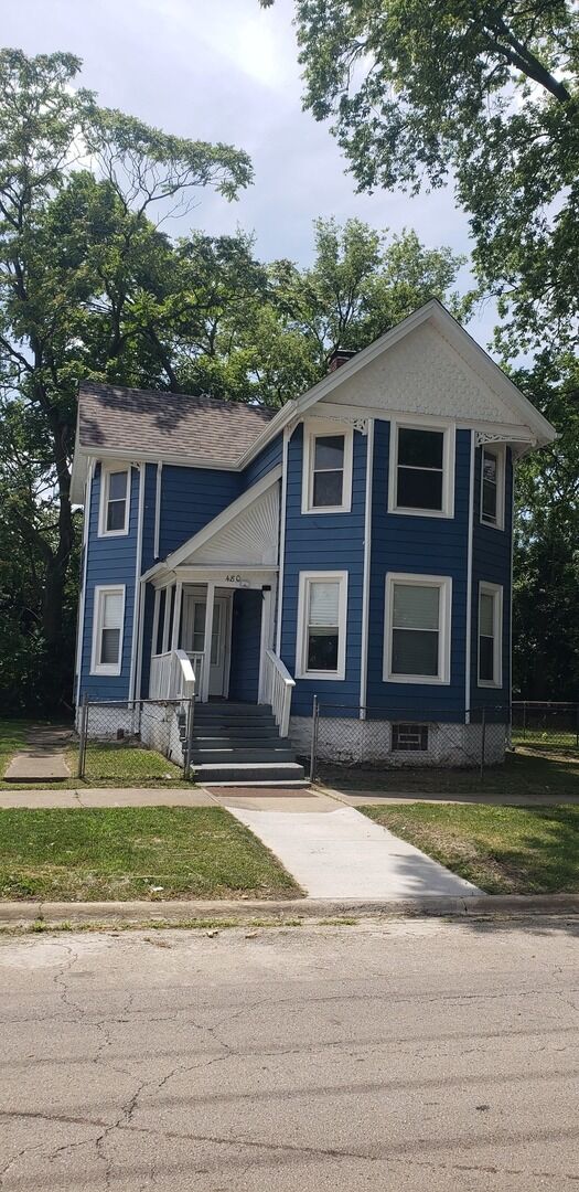Property Photo:  480 E Birch Street  IL 60901 