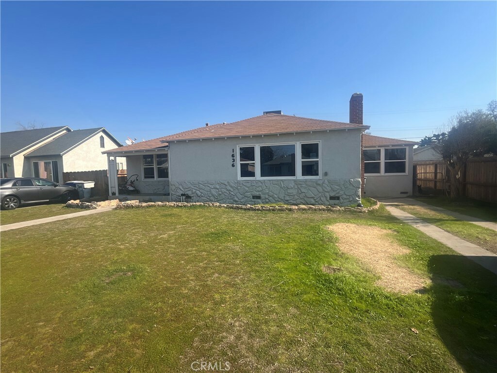 Property Photo:  1636 N Pacific Avenue  CA 93705 