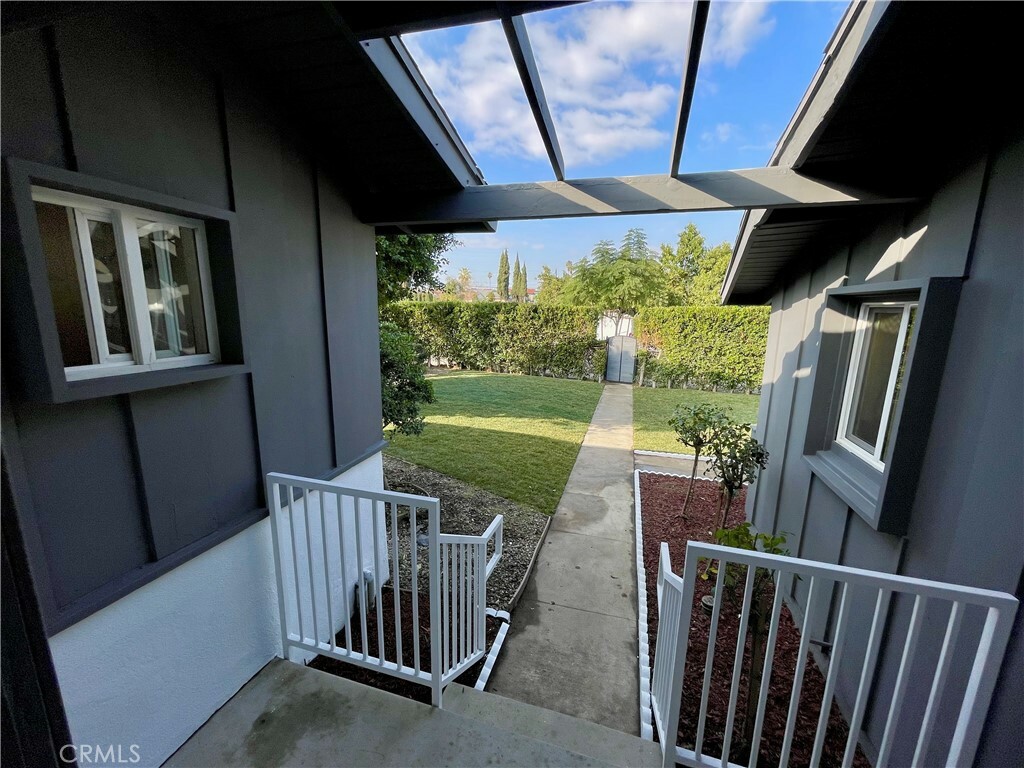 Property Photo:  14928 Burton Street  CA 91402 