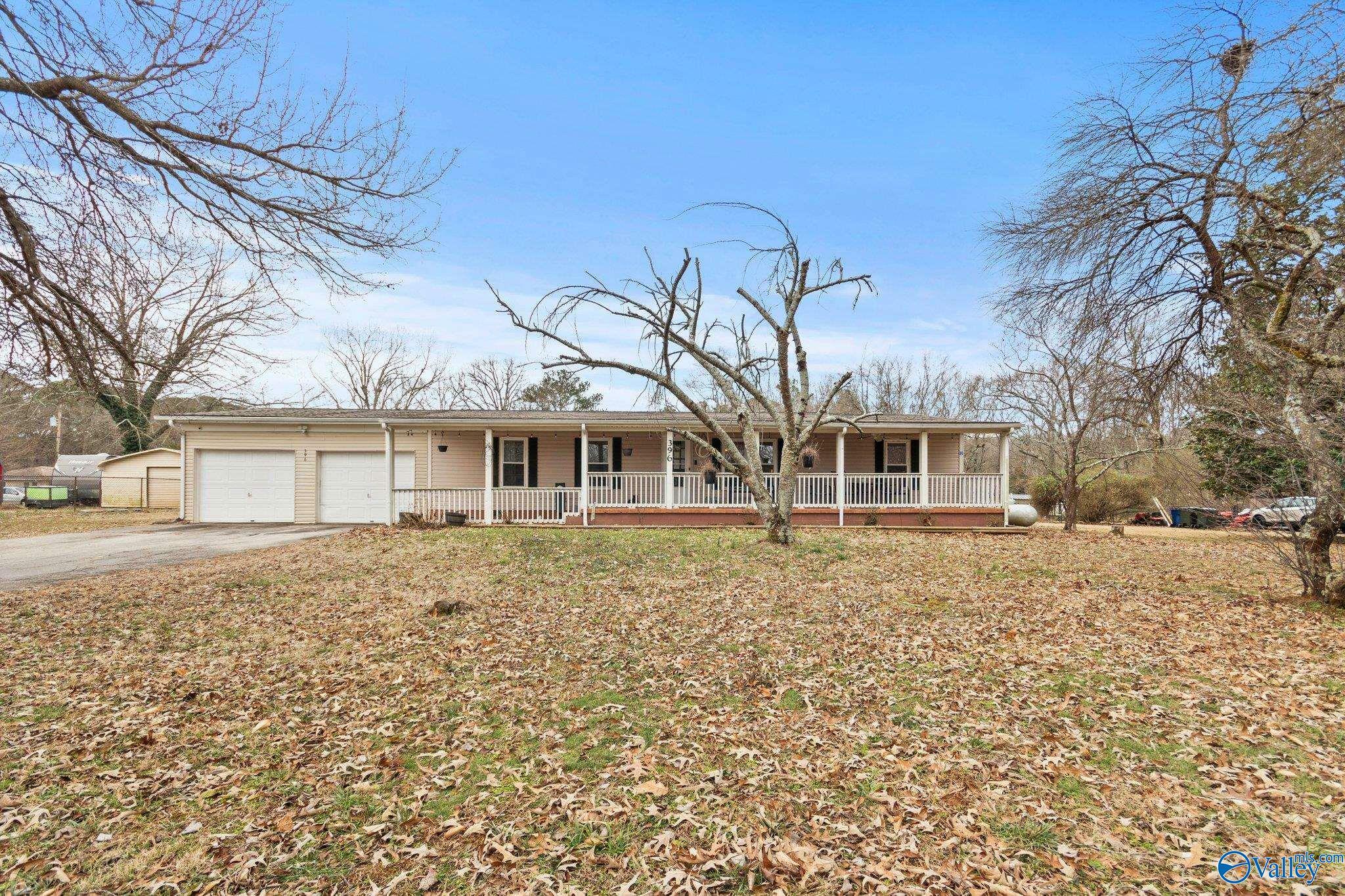 Property Photo: 396 West Limestone Road AL 35750