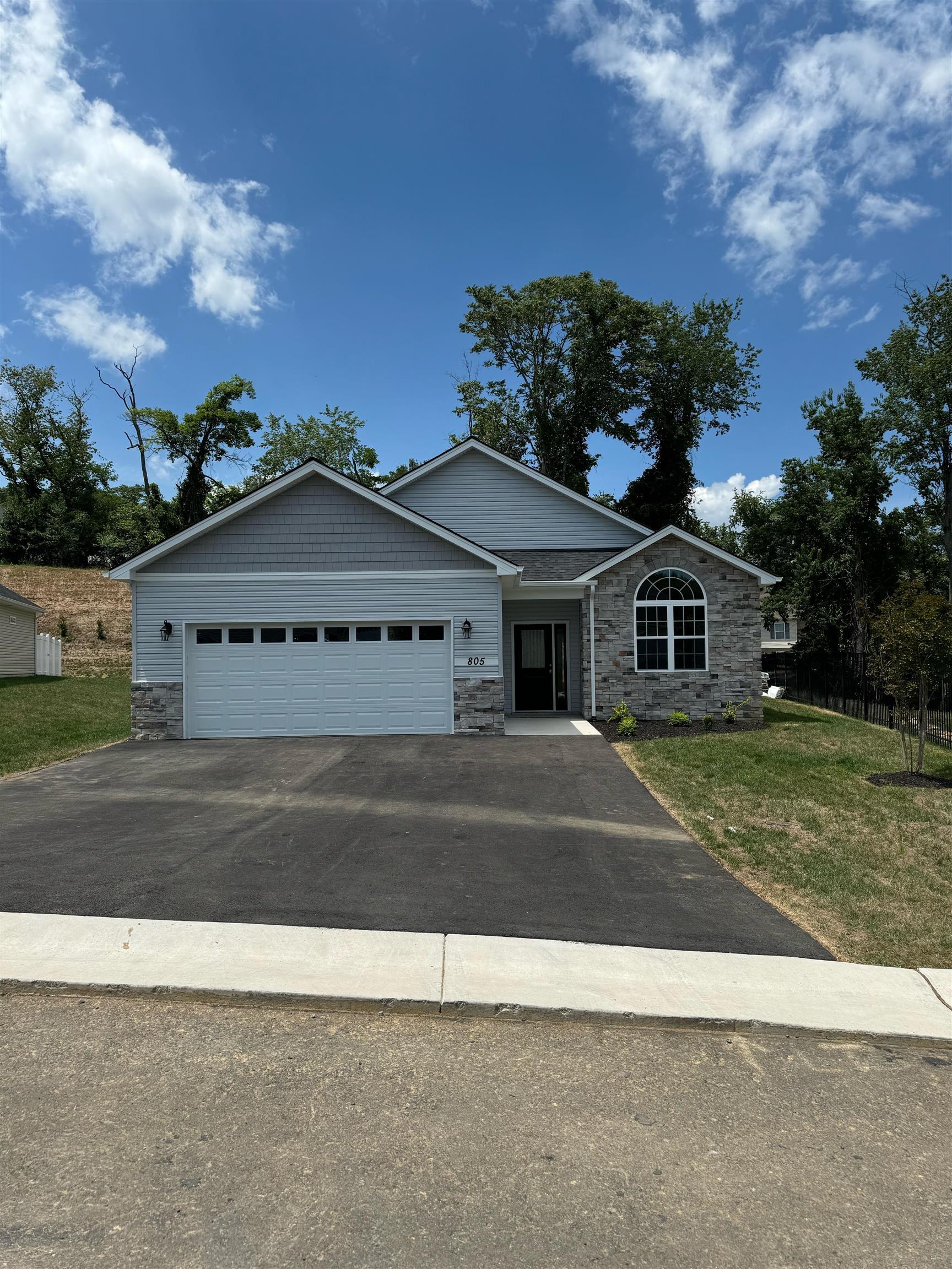 Property Photo: 805 Chesley Street VA 24141