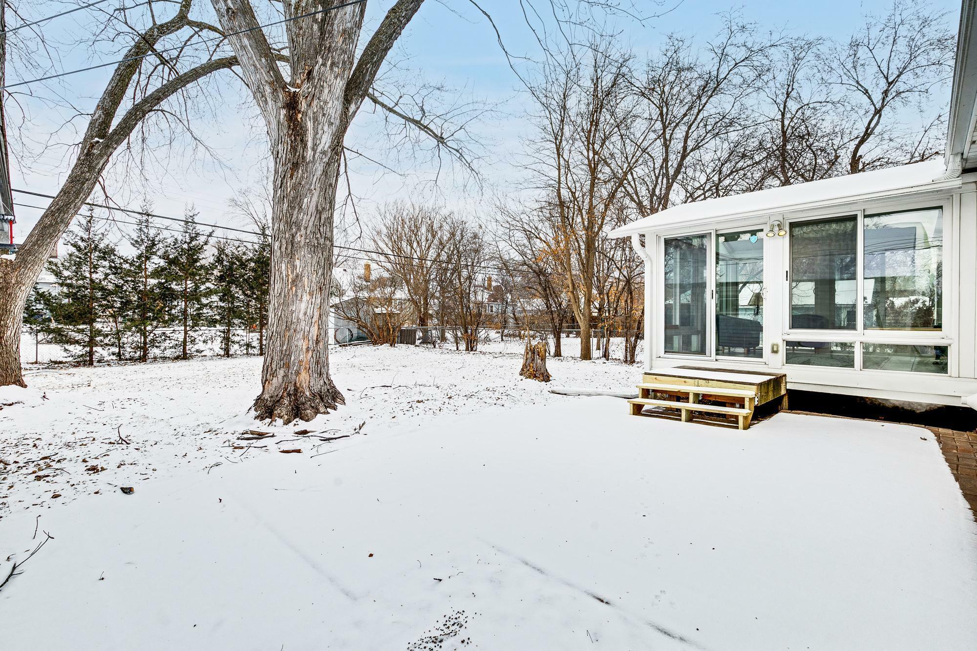 Property Photo:  5509 James Avenue N  MN 55430 