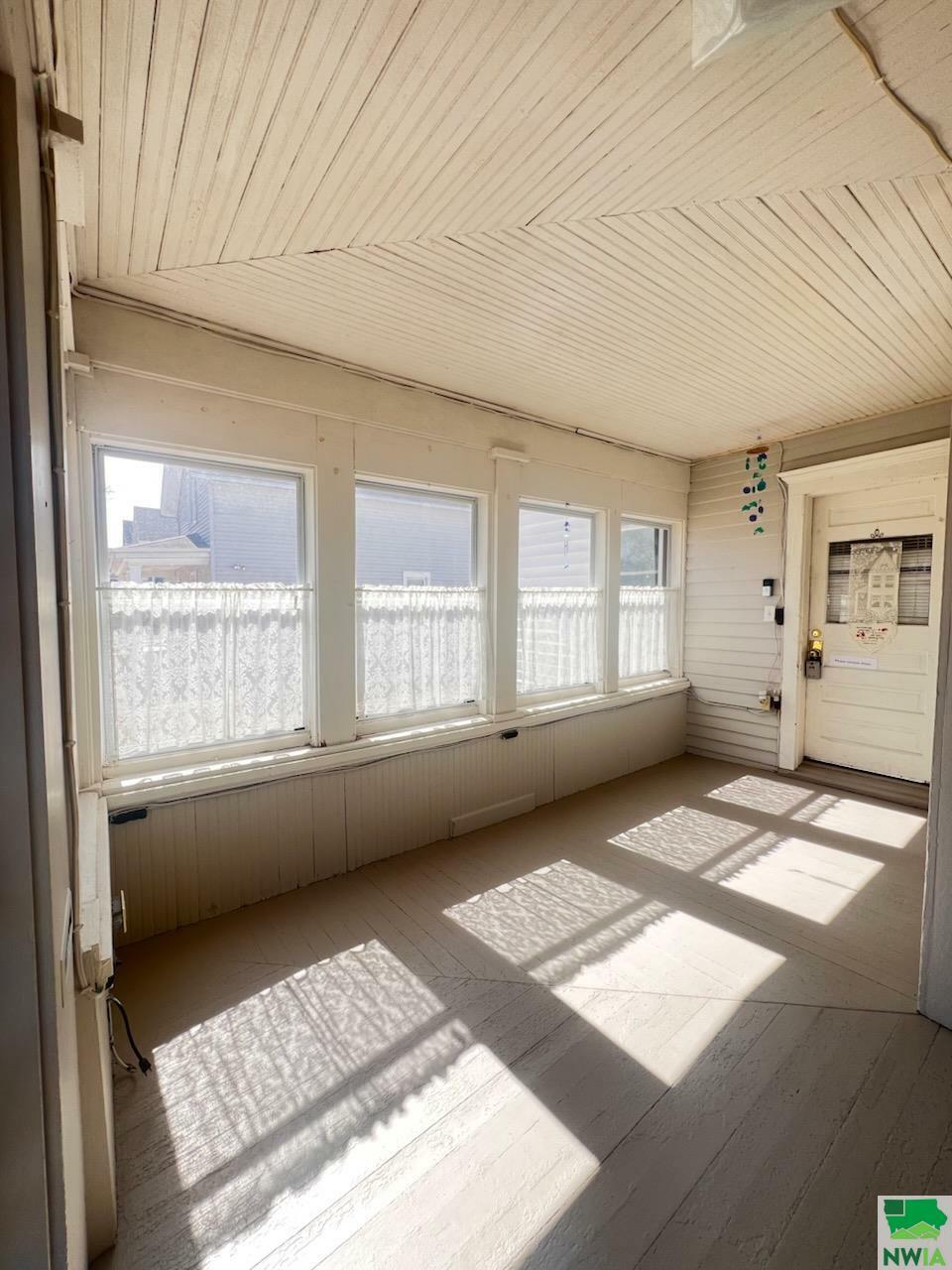 Property Photo: 327 1st Ave NW IA 51031