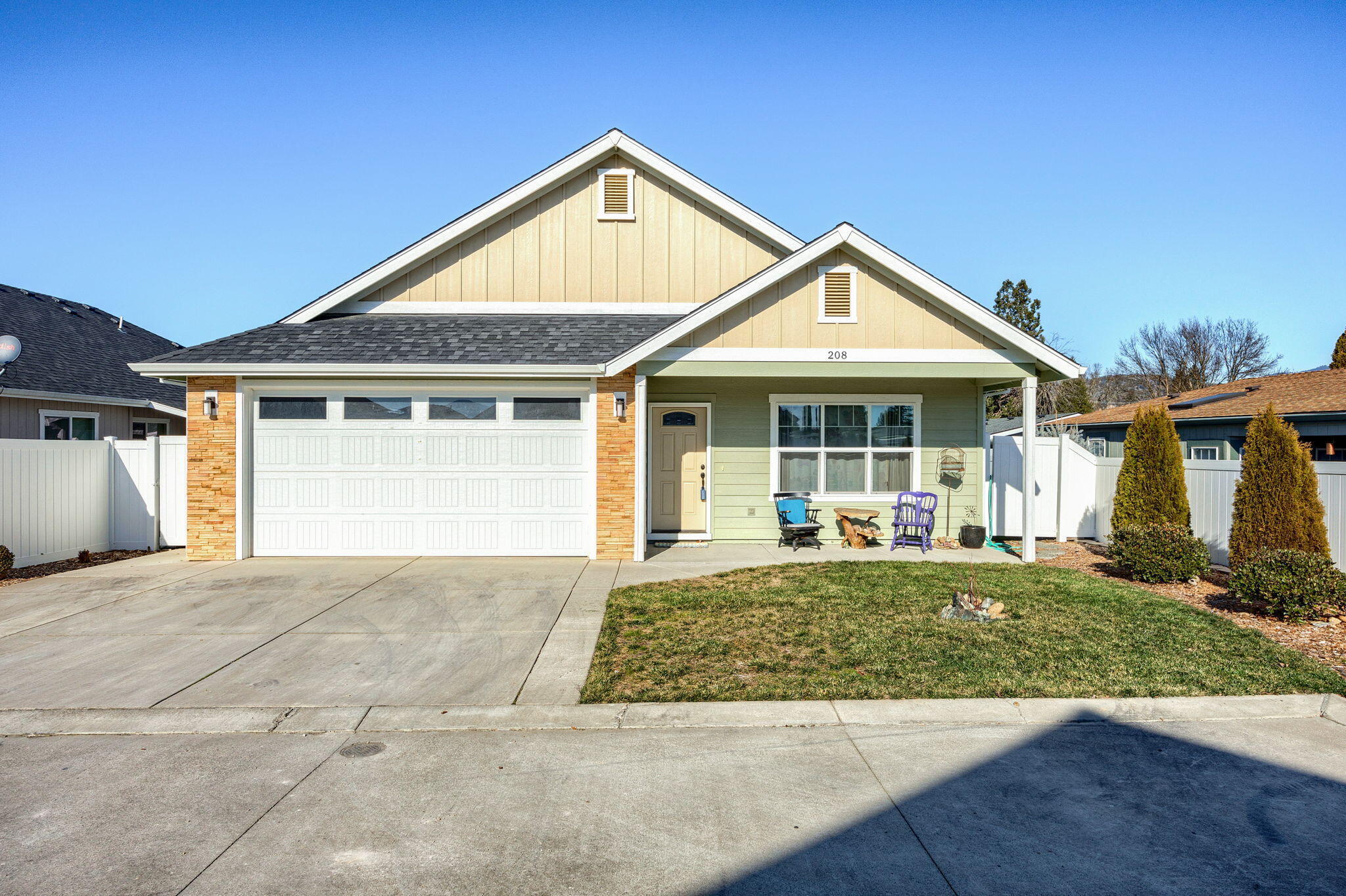 208 SW Blueberry Lane  Grants Pass OR 97527 photo