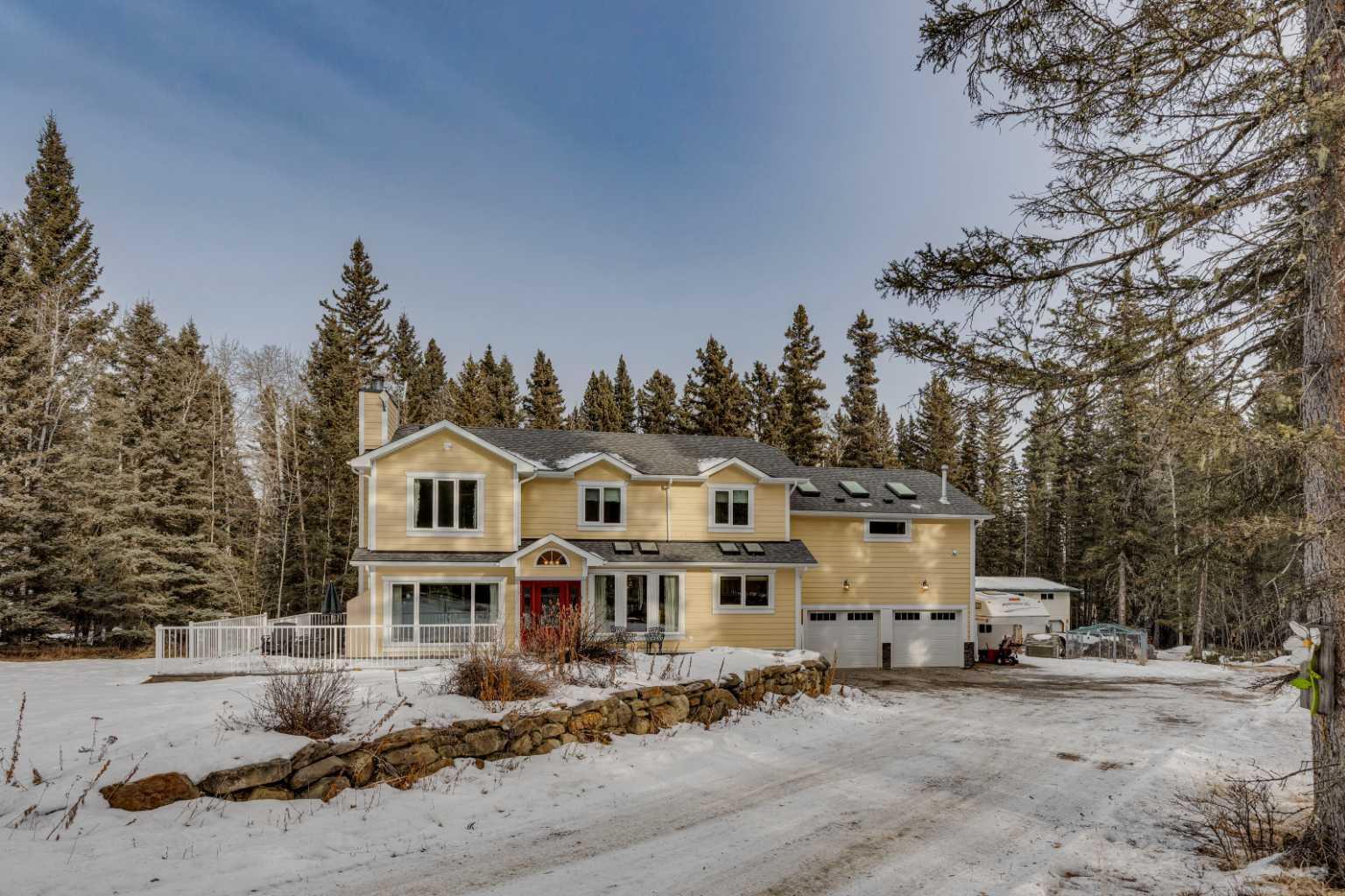 Property Photo: 18 Mountain Lion Place AB T0L 0K0