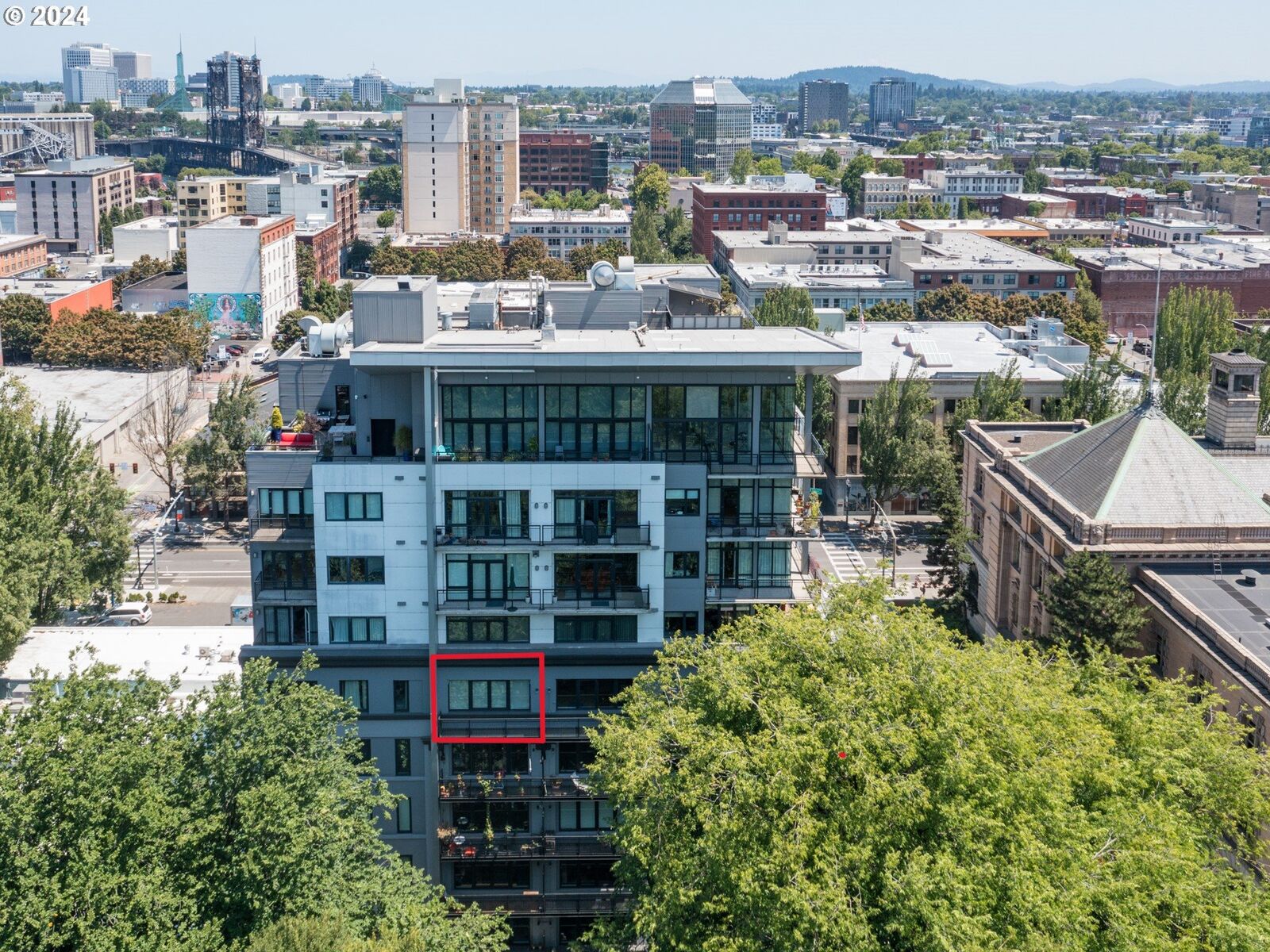 Property Photo:  300 NW 8th Ave 604  OR 97209 