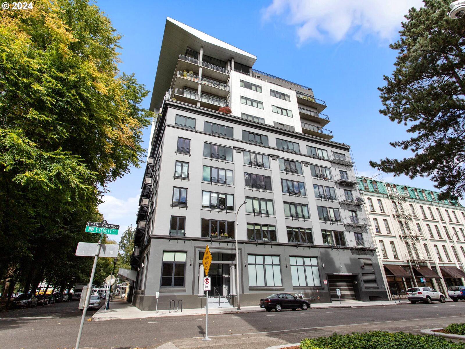 Property Photo: 300 NW 8th Ave 604 OR 97209