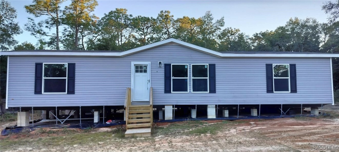 Property Photo: 1110 E Ray Street FL 34442
