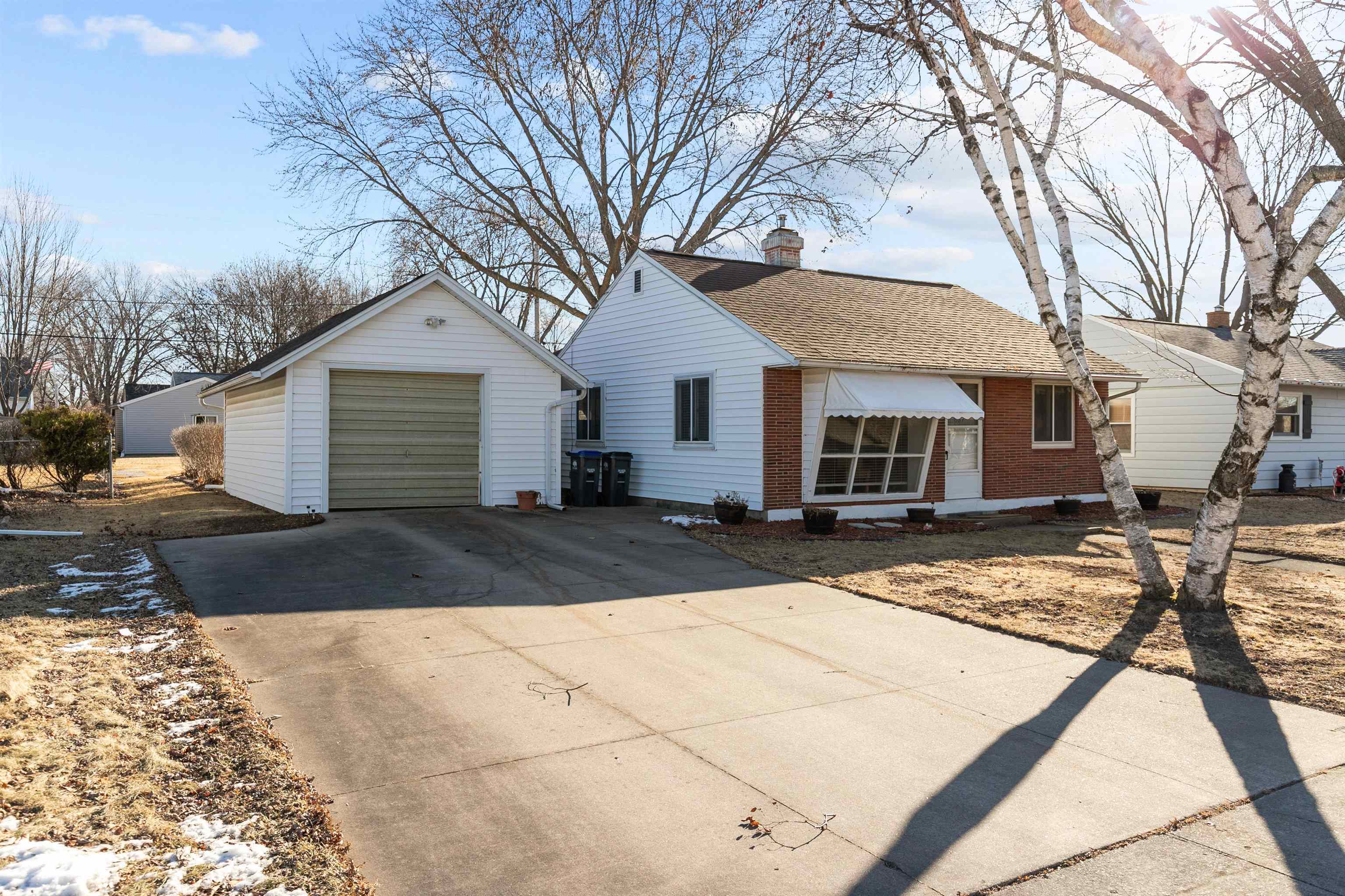 Property Photo:  864 Hunt Avenue  WI 54956 