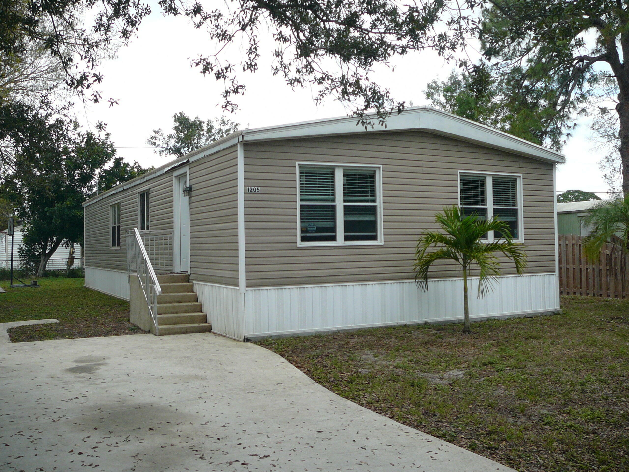 Property Photo:  1205 W Joy Lane  FL 34945 