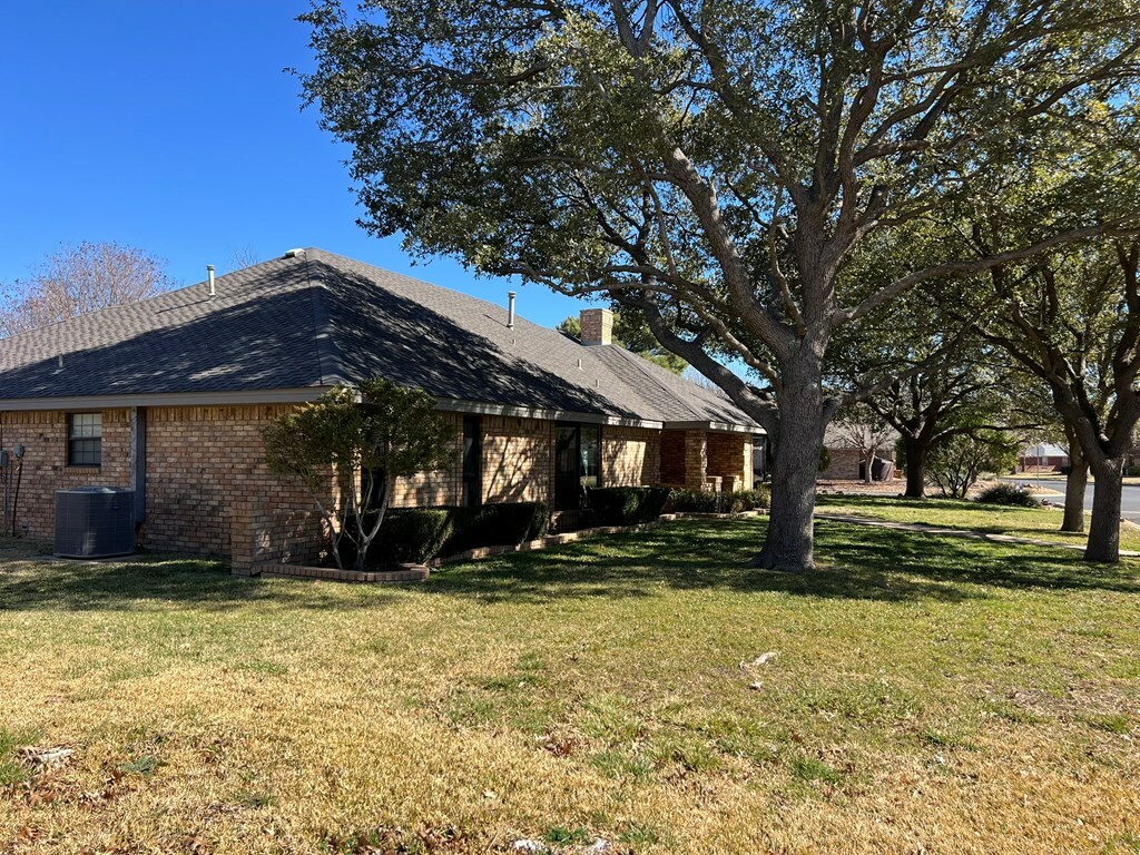 Property Photo:  3202 Clearview Dr  TX 76904 