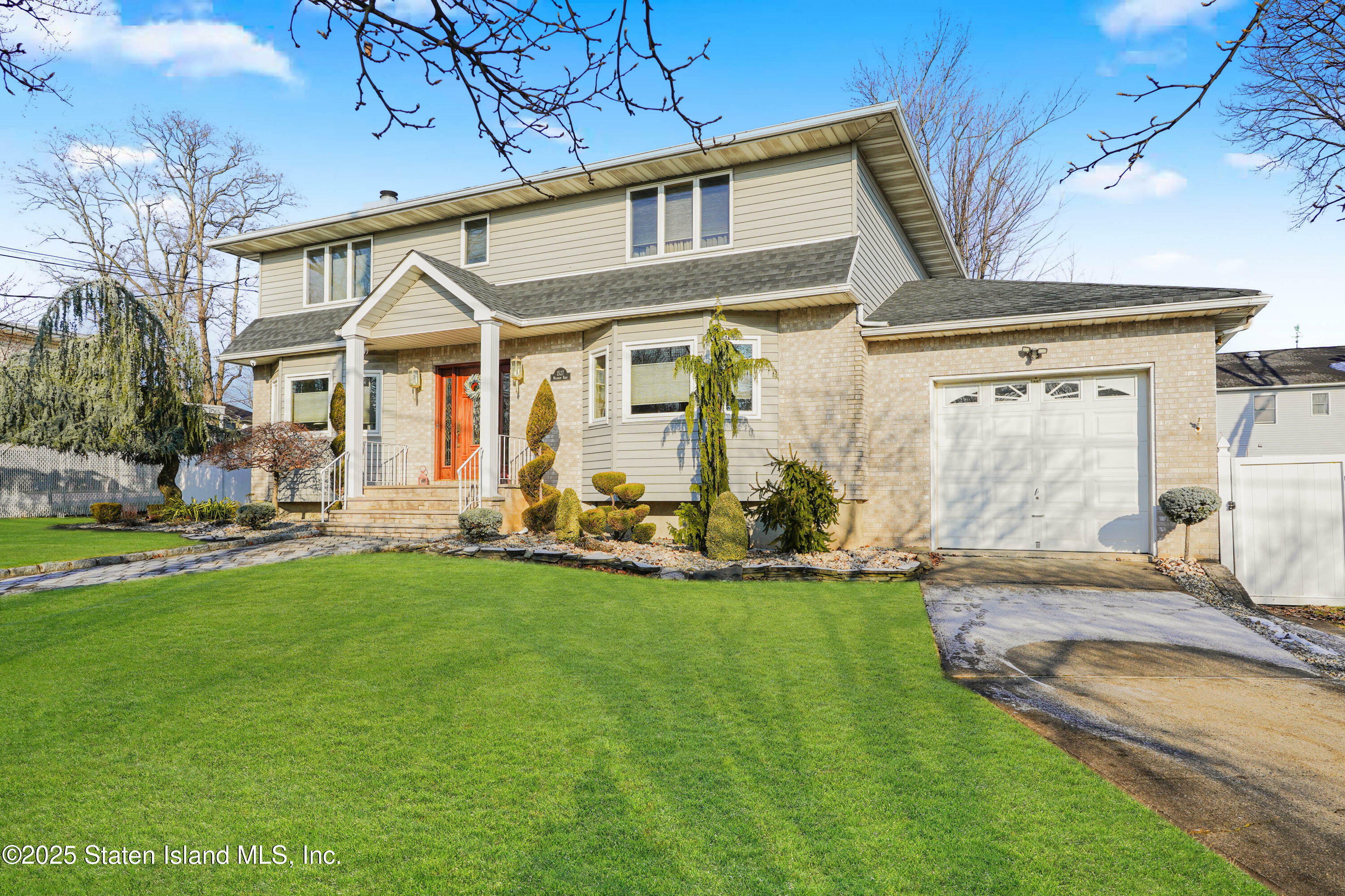 Property Photo: 1527 Woodrow Road NY 10309