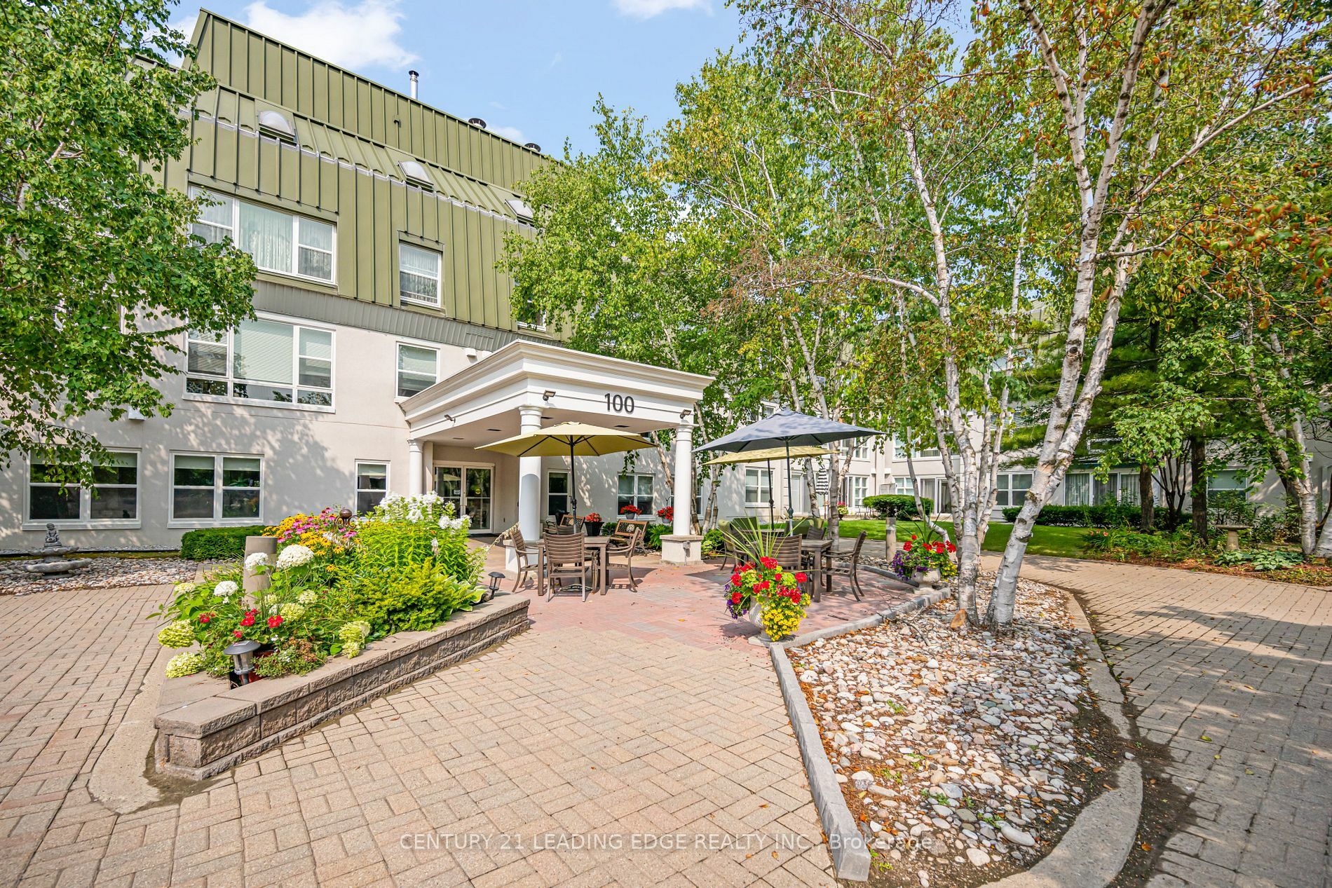 Property Photo: 100 Anna Russell Way Ph2 ON L3R 6C7
