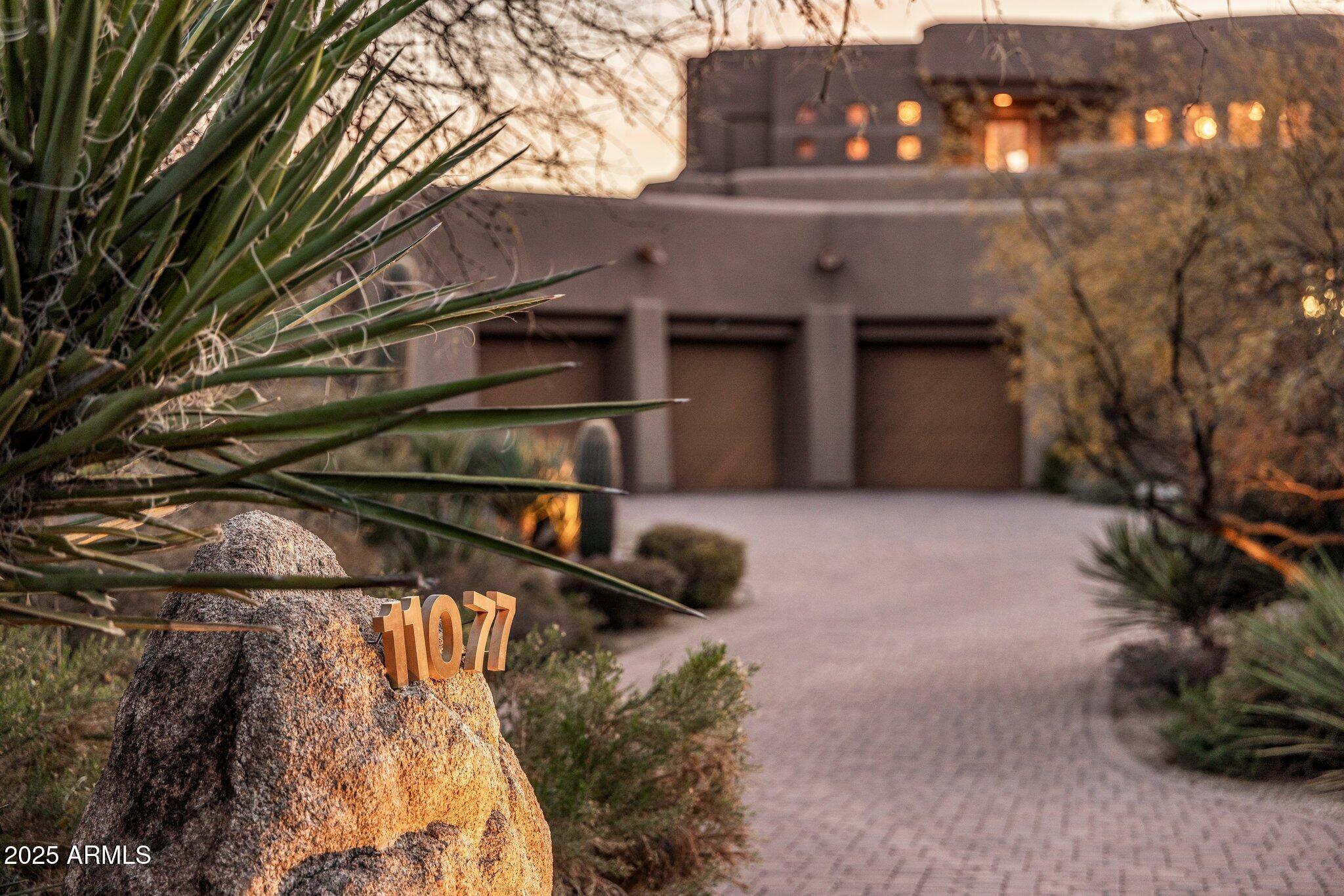 Property Photo: 11077 E Cinder Cone Trail AZ 85262