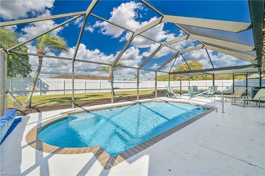 Property Photo:  105 Stafford Pl  FL 33936 