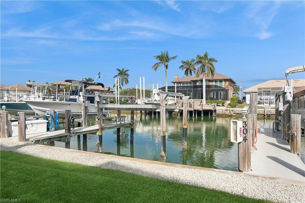Property Photo:  848 Collier Ct 304  FL 34145 