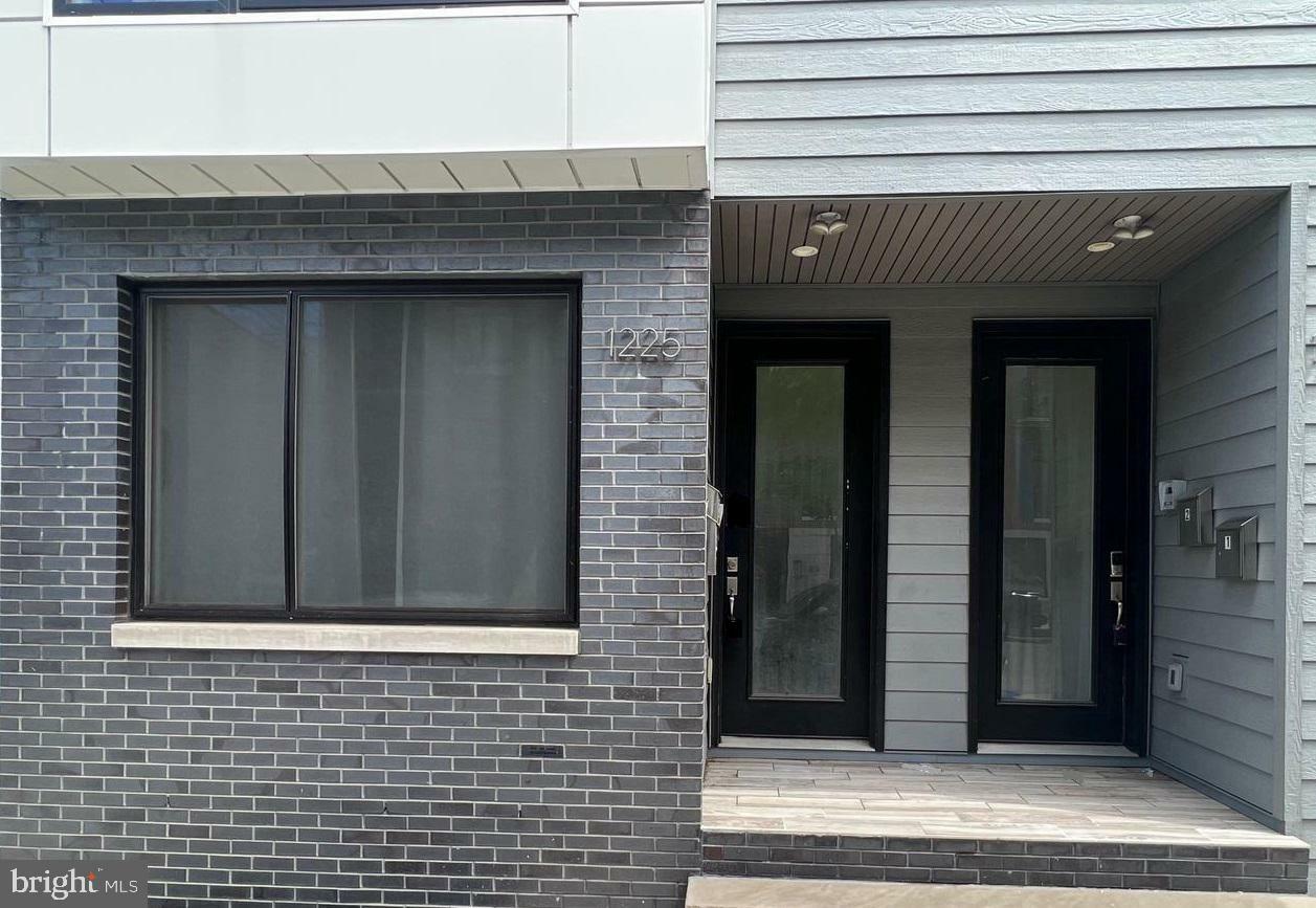 Property Photo:  1225 N 5th Street 2  PA 19122 