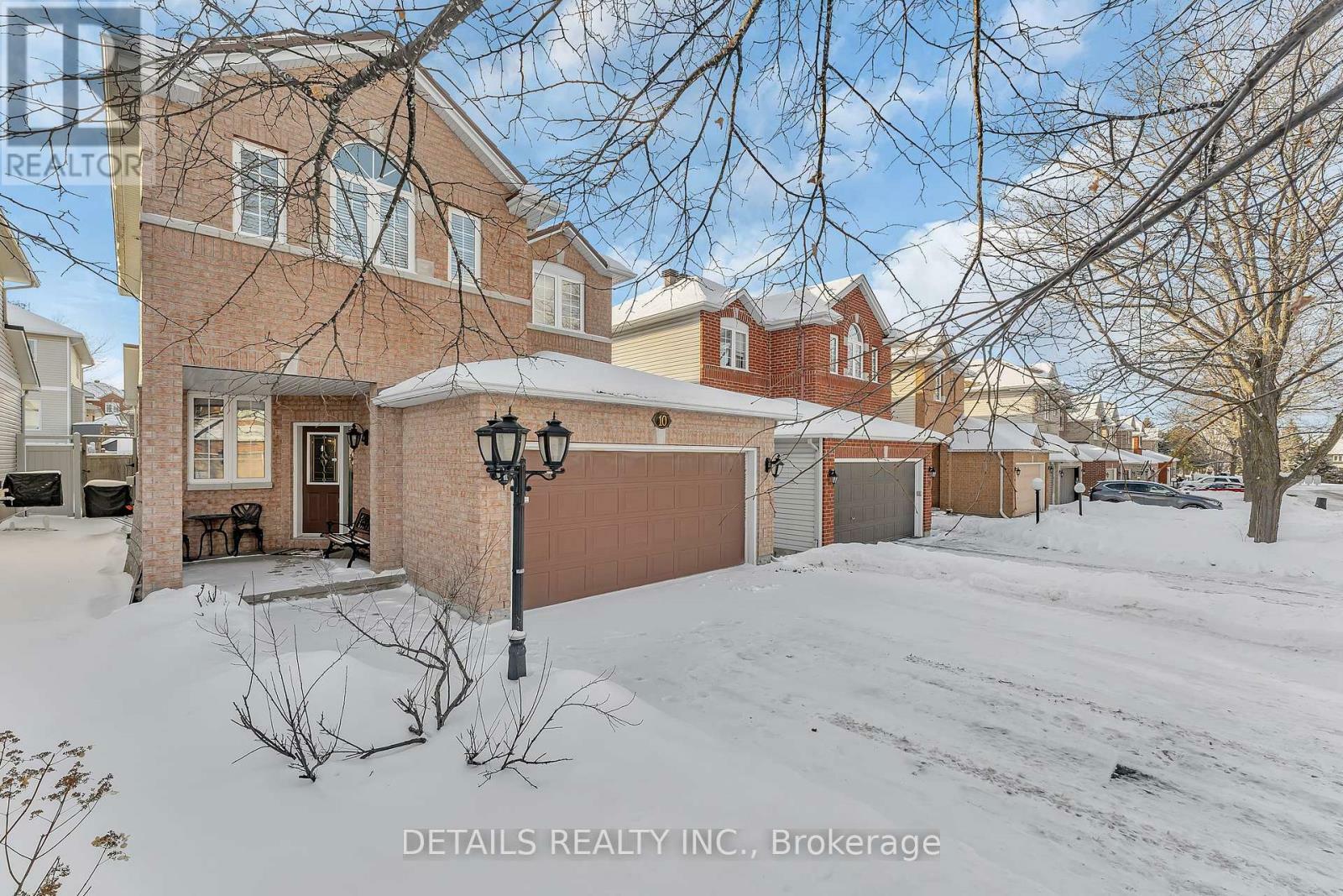 Property Photo: 10 North Harrow Drive ON K2J 4V6