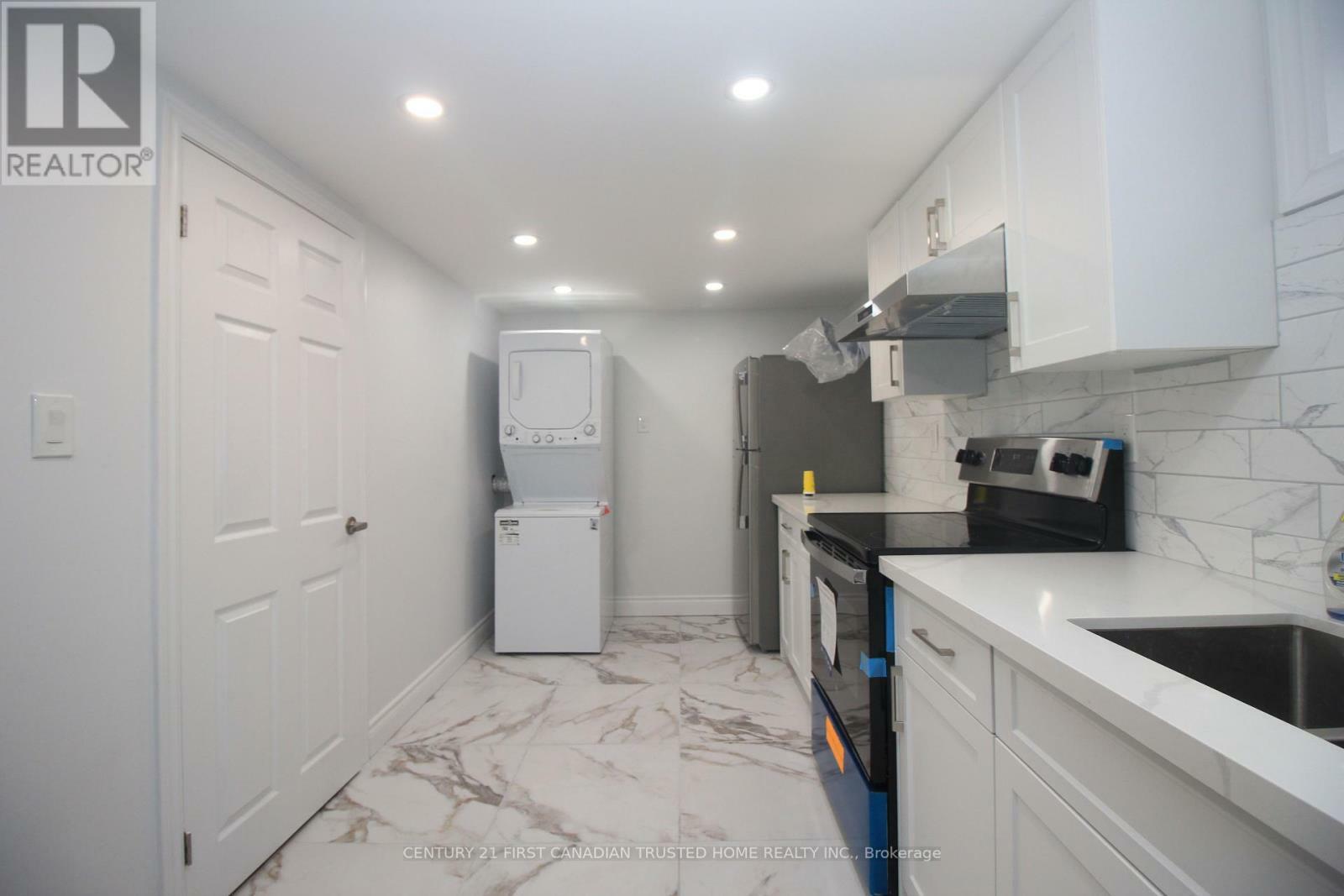 Property Photo:  874 Oxford Street West Lower  ON N6H 1V3 