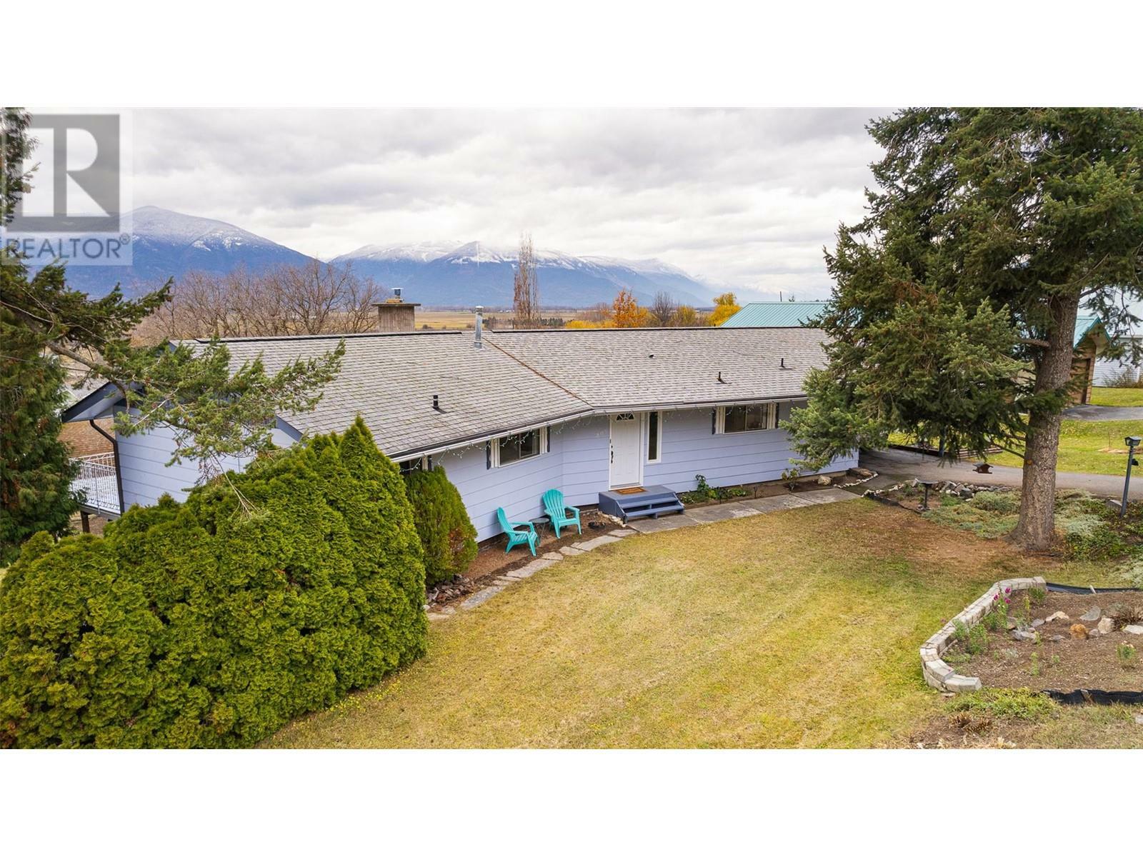 Property Photo:  205 5th Avenue North  BC V0B 1G3 