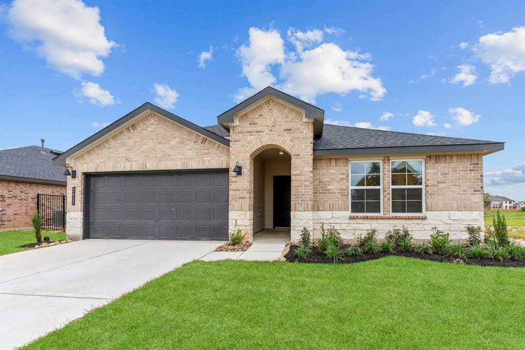 Property Photo: 2816 Gran Castillo Drive TX 77591