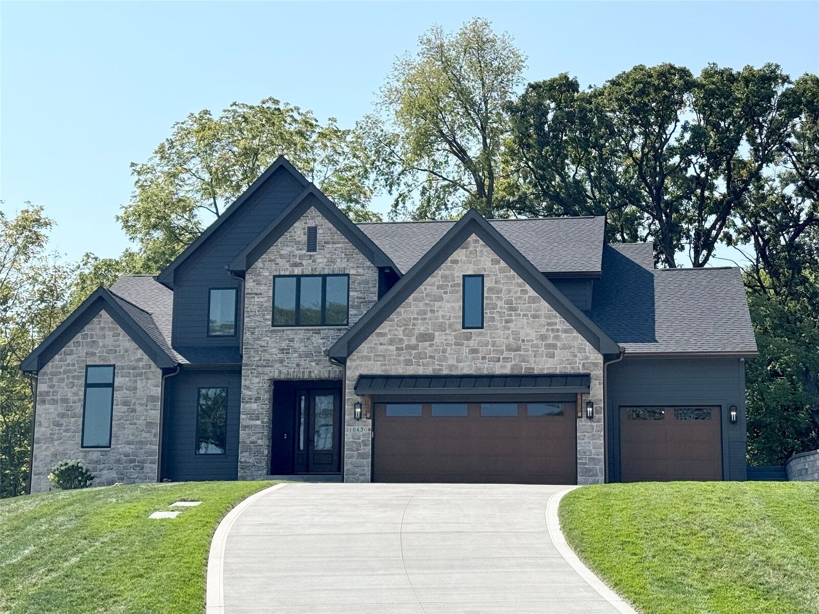 Property Photo:  10430 Thorne Drive  IA 50266 
