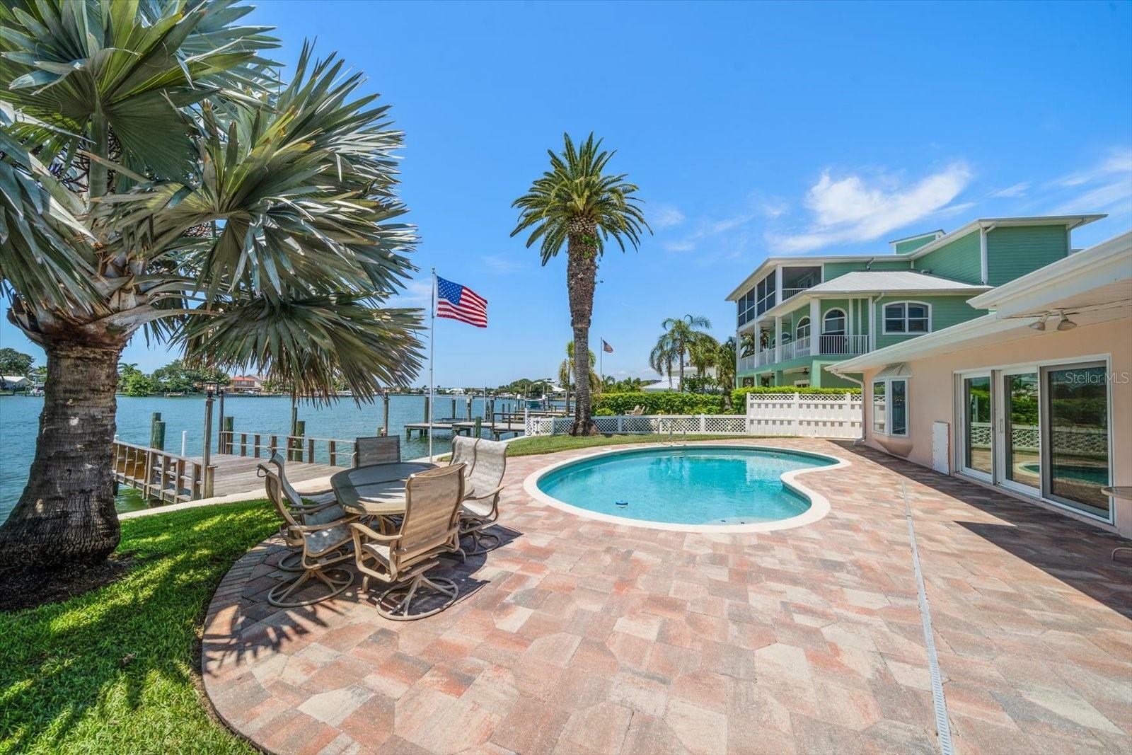 Property Photo:  476 Harbor Drive S  FL 33785 