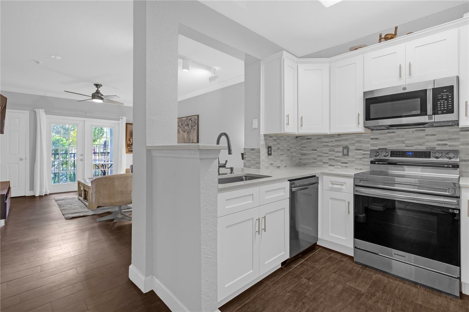 Property Photo: 202 E South Street 1048 FL 32801