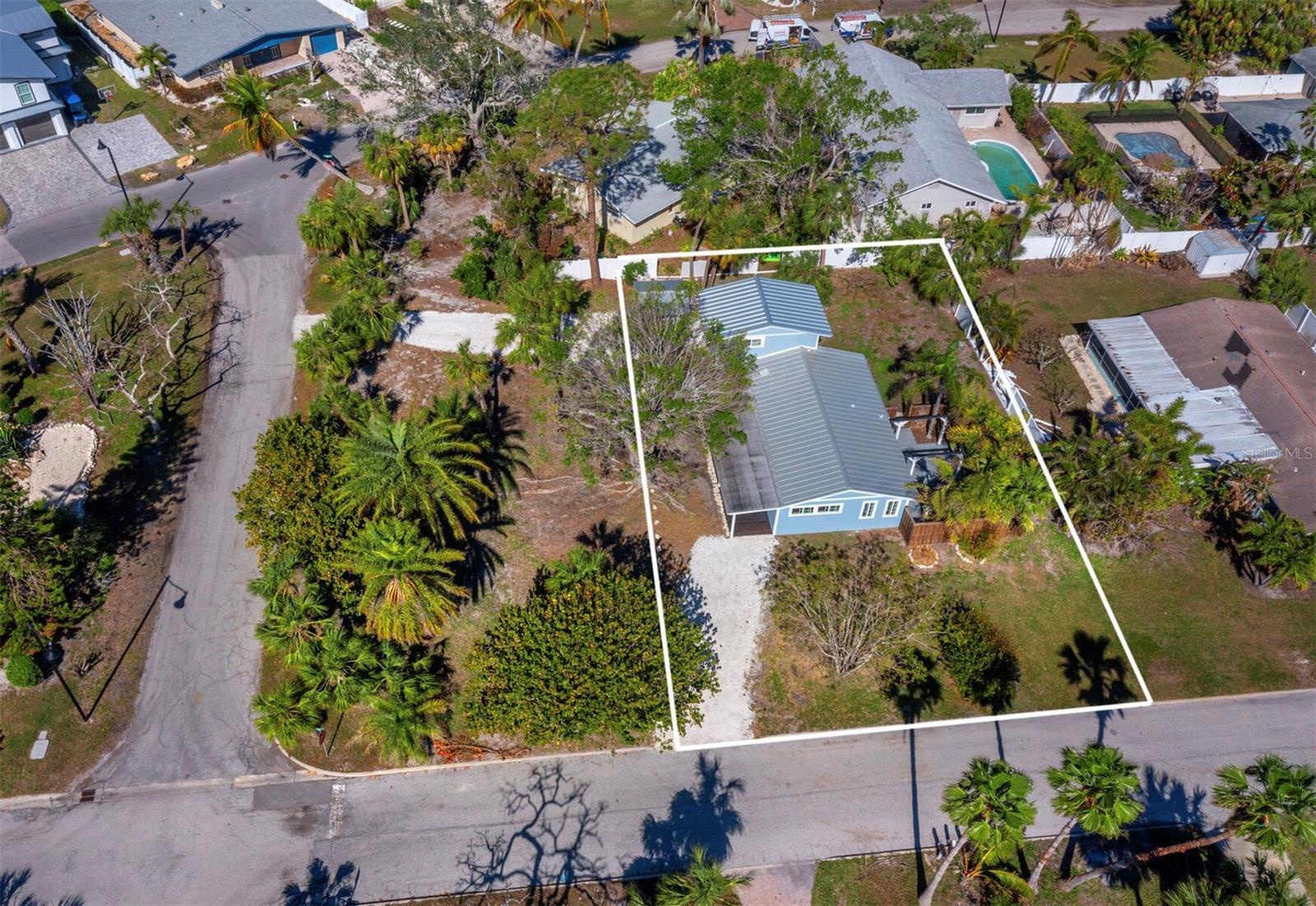 Property Photo: 651 Fox Street FL 34228