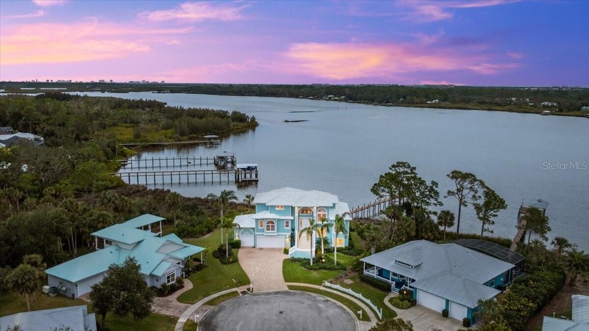 Property Photo:  2806 Bay Vista Court  FL 32168 