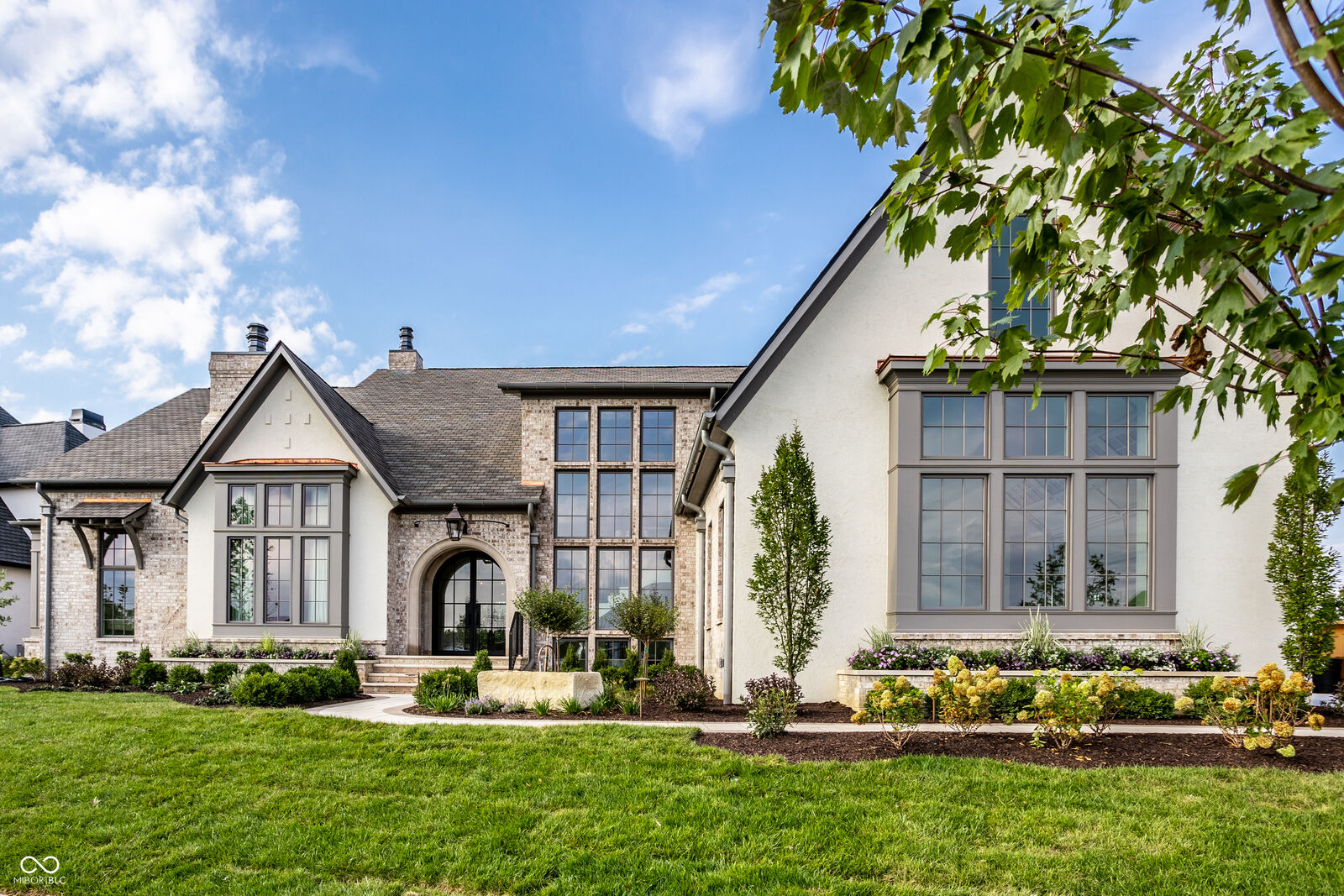 Property Photo: 1461 Chatham Ridge Court IN 46074