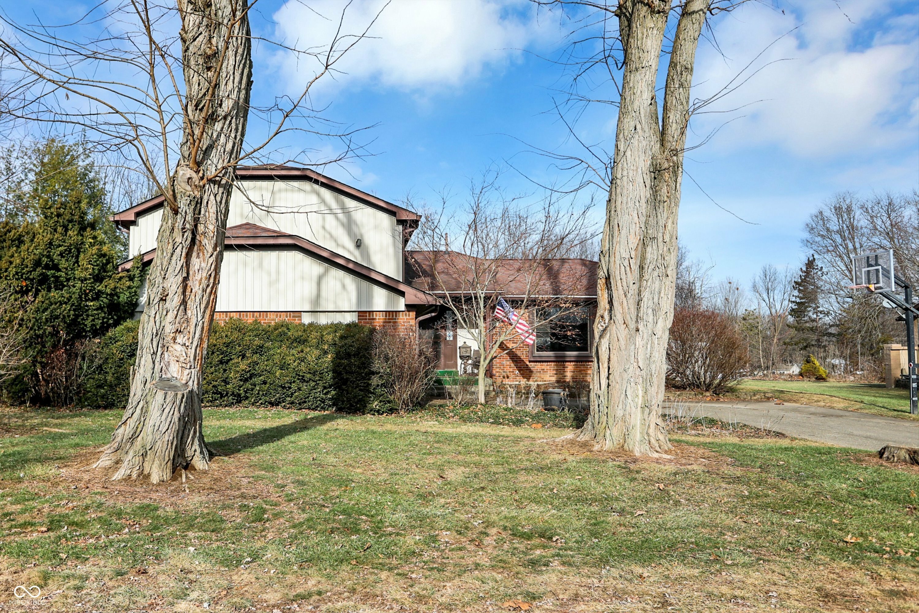 Property Photo:  704 Covered Bridge Road  IN 46142 