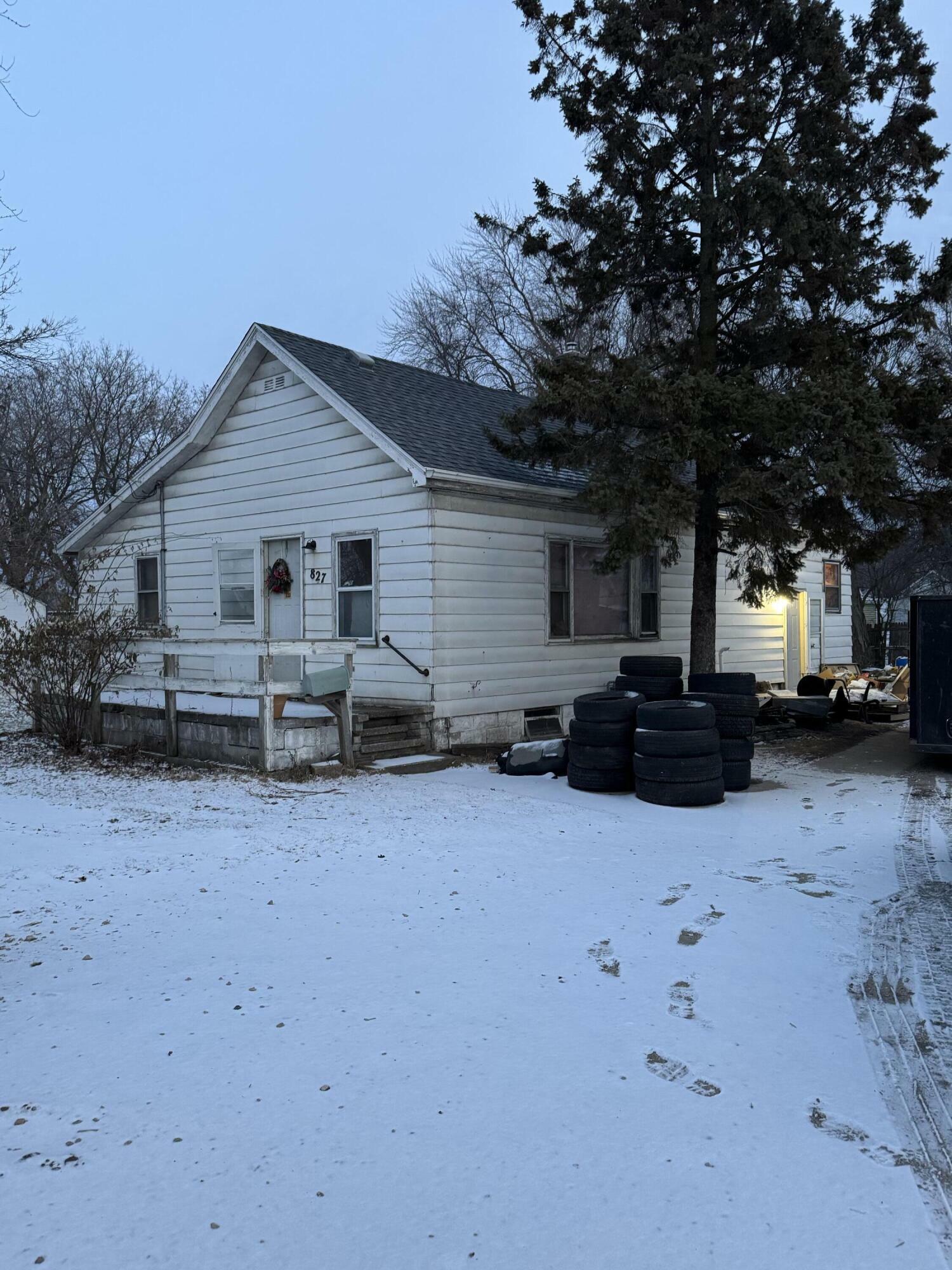 Property Photo:  827 Plank Rd  WI 54952 