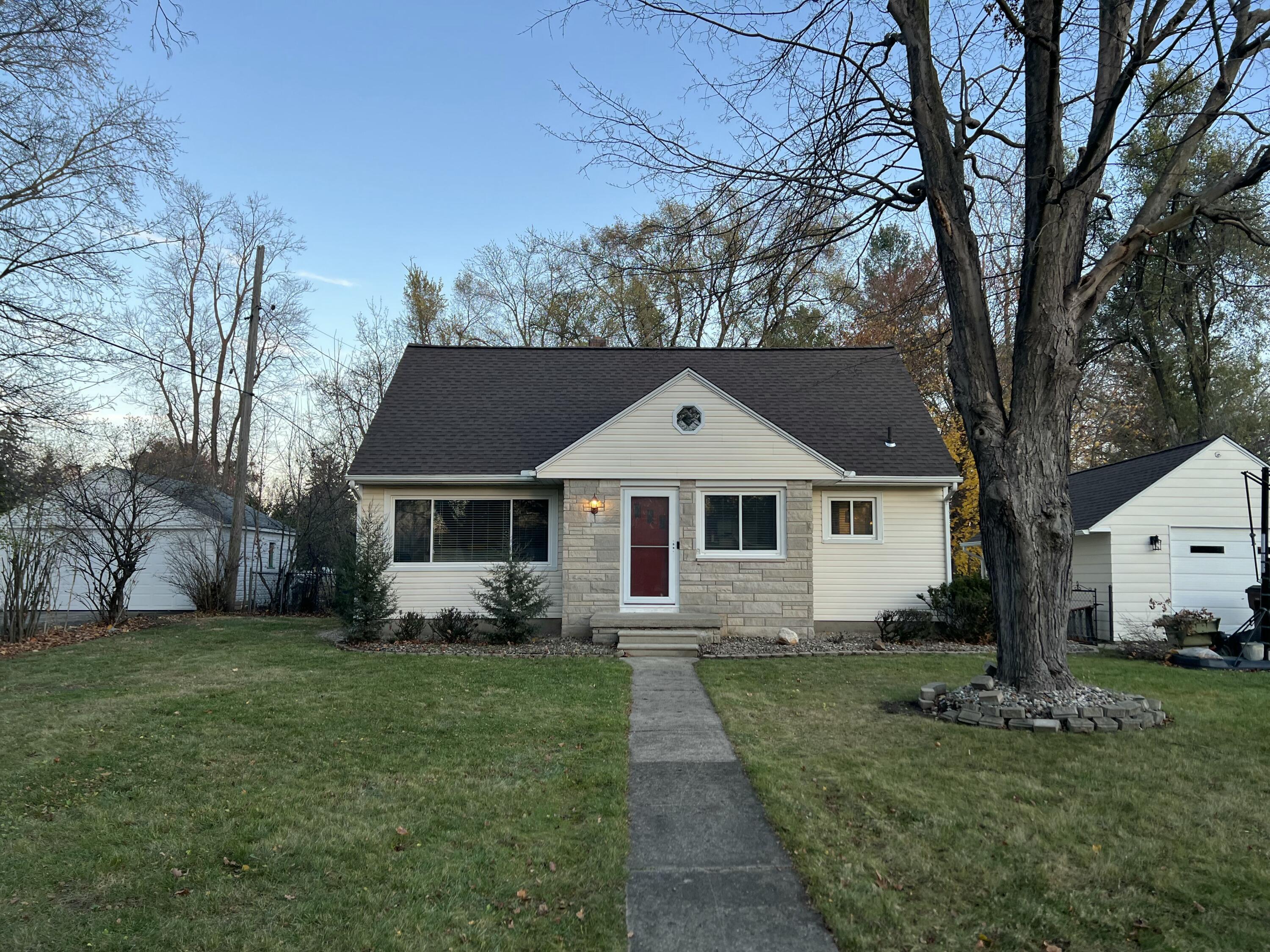 Property Photo:  839 Springcrest Boulevard  MI 49203 